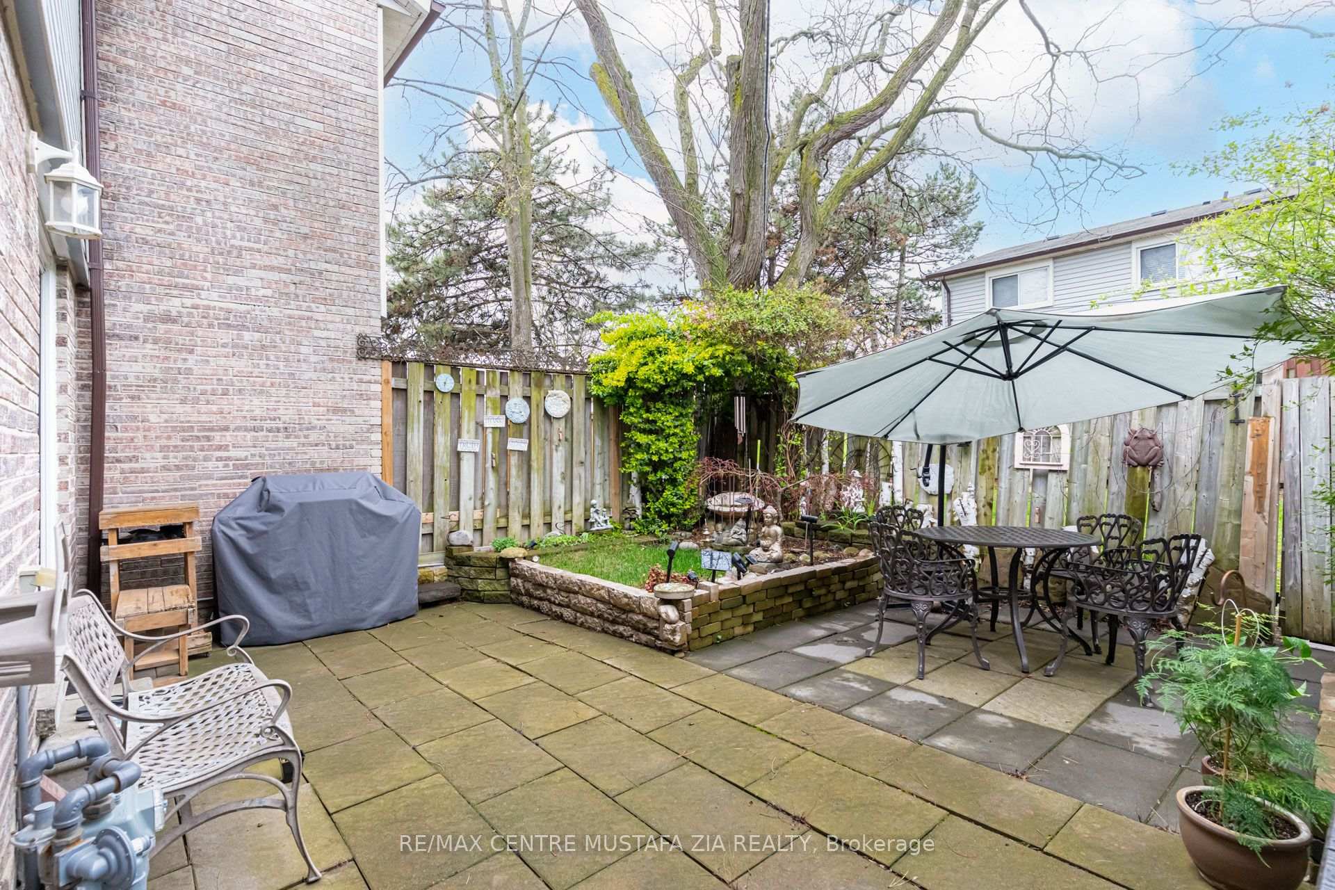 Photo 41 of Unit 100, 2440 Bromsgrove Road, Mississauga, Clarkson — HOMEH