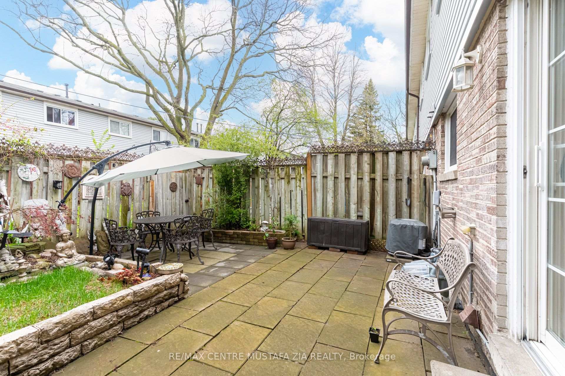 Photo 42 of Unit 100, 2440 Bromsgrove Road, Mississauga, Clarkson — HOMEH