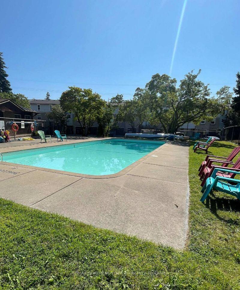Photo 49 of Unit 100, 2440 Bromsgrove Road, Mississauga, Clarkson — HOMEH