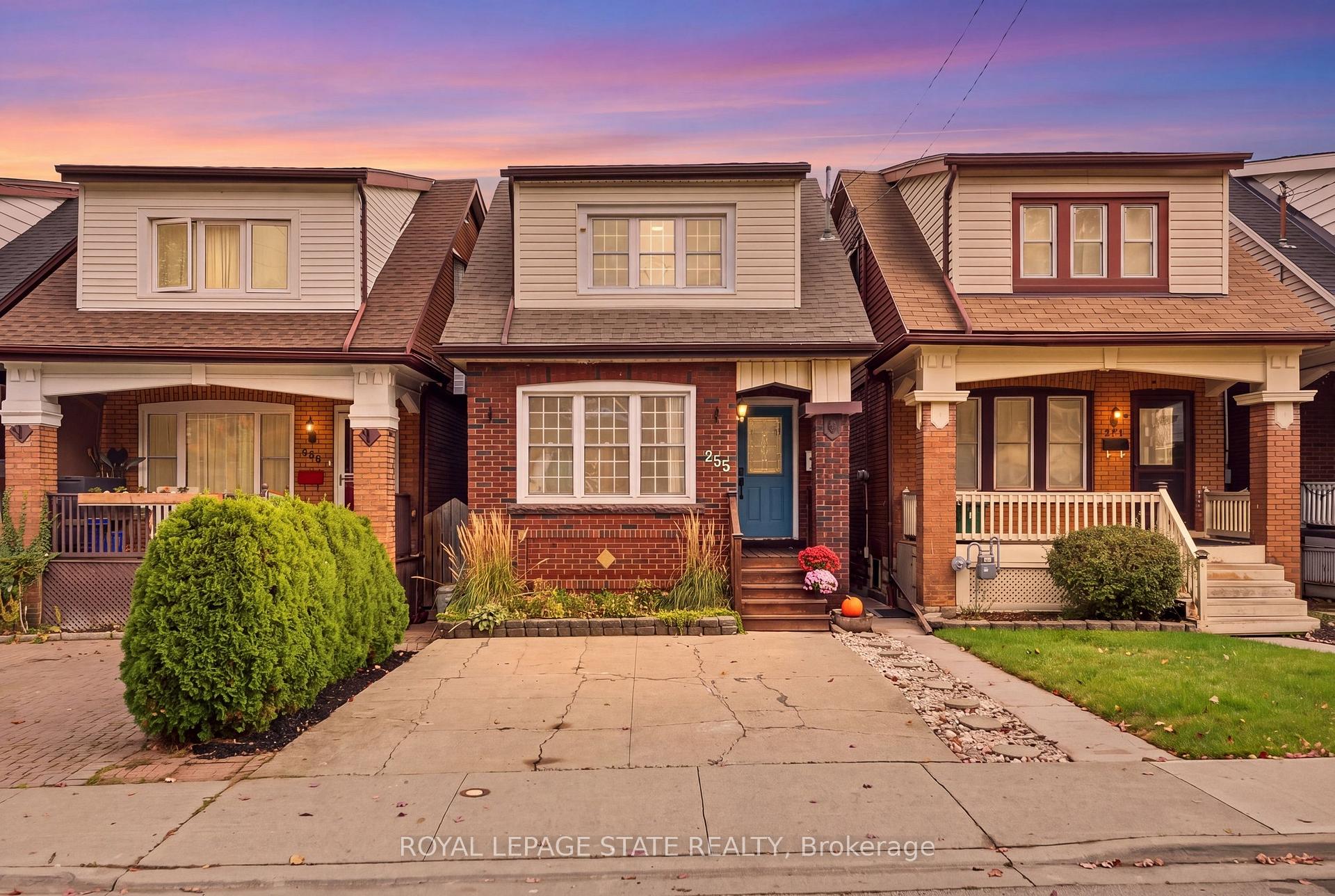 Photo of 255 Ottawa Street S