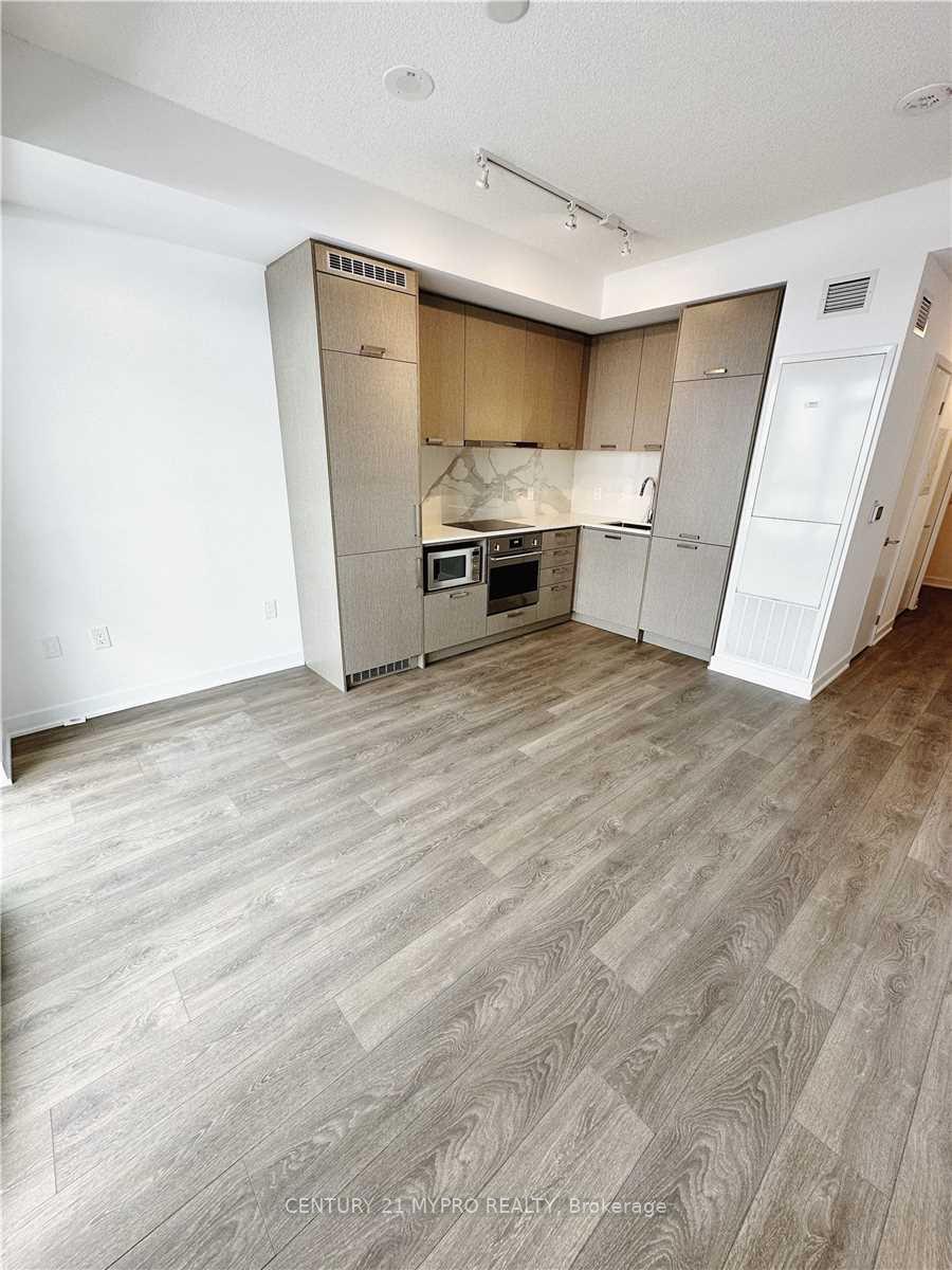 Photo 2 of Unit 617, 38 Honeycrisp Crescent, Vaughan, Vaughan Corporate Centre — HOMEH