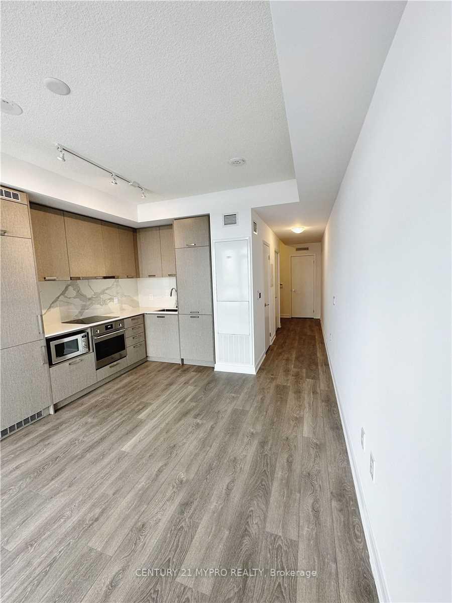 Photo 3 of Unit 617, 38 Honeycrisp Crescent, Vaughan, Vaughan Corporate Centre — HOMEH