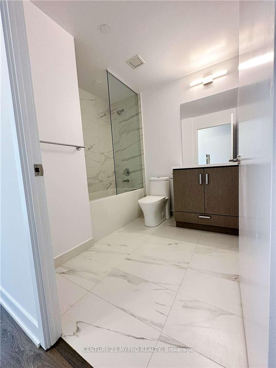 Photo 5 of Unit 617, 38 Honeycrisp Crescent, Vaughan, Vaughan Corporate Centre — HOMEH