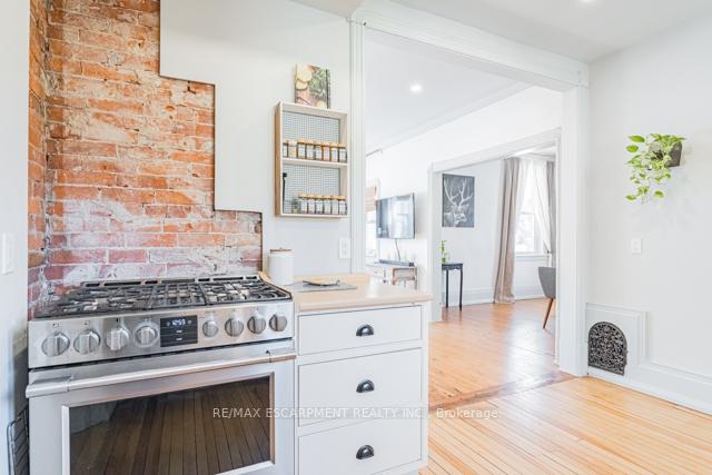 Photo 10 of 79 McMurray Street, Bracebridge — HOMEH