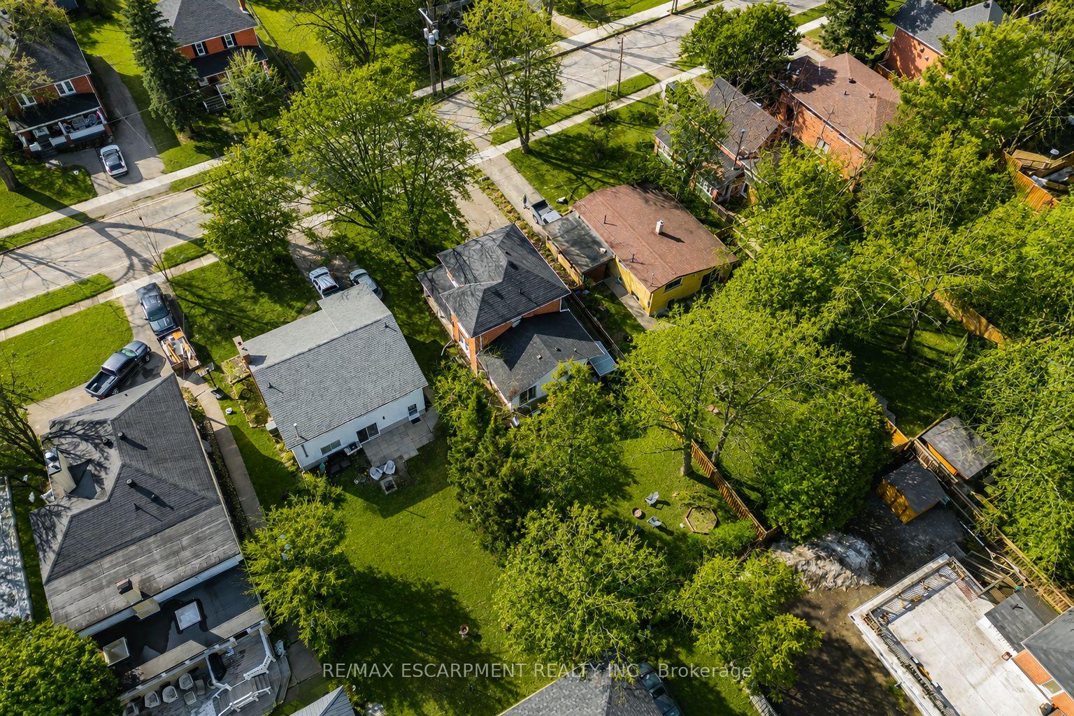 Photo 24 of 79 McMurray Street, Bracebridge — HOMEH