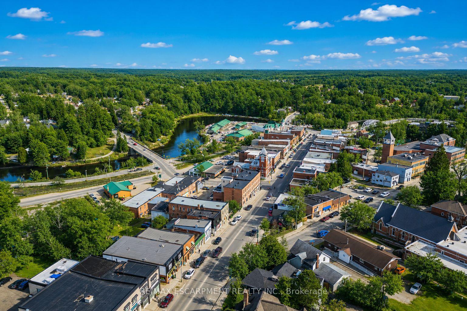 Photo 26 of 79 McMurray Street, Bracebridge — HOMEH