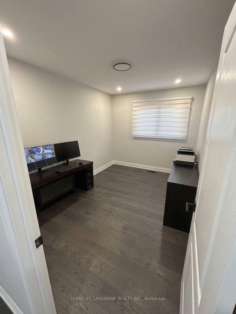 Photo 6 of 11 Ravenhill Crescent, Markham, Milliken Mills East — HOMEH