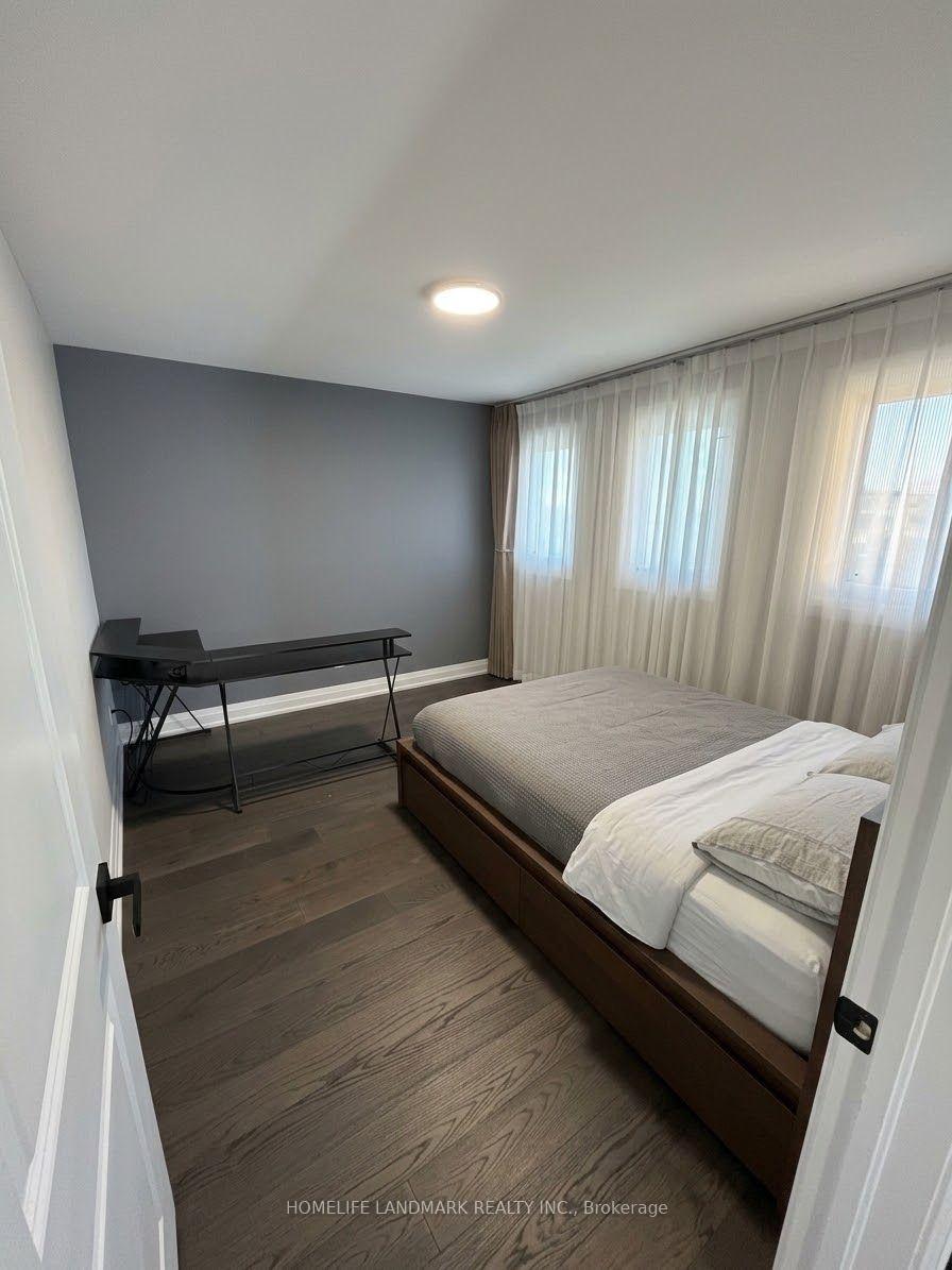 Photo 14 of 11 Ravenhill Crescent, Markham, Milliken Mills East — HOMEH
