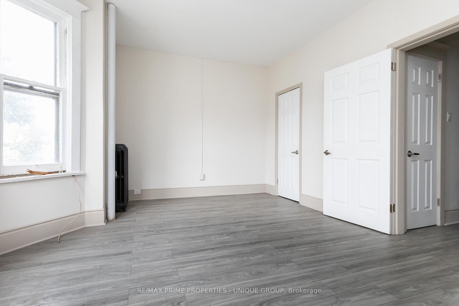 Photo 3 of Unit 2, 688 Bloor Street W, Toronto, The Annex — HOMEH