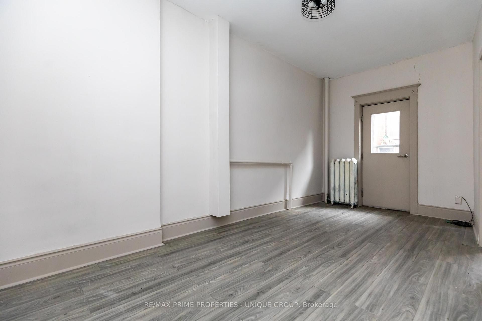 Photo 4 of Unit 2, 688 Bloor Street W, Toronto, The Annex — HOMEH