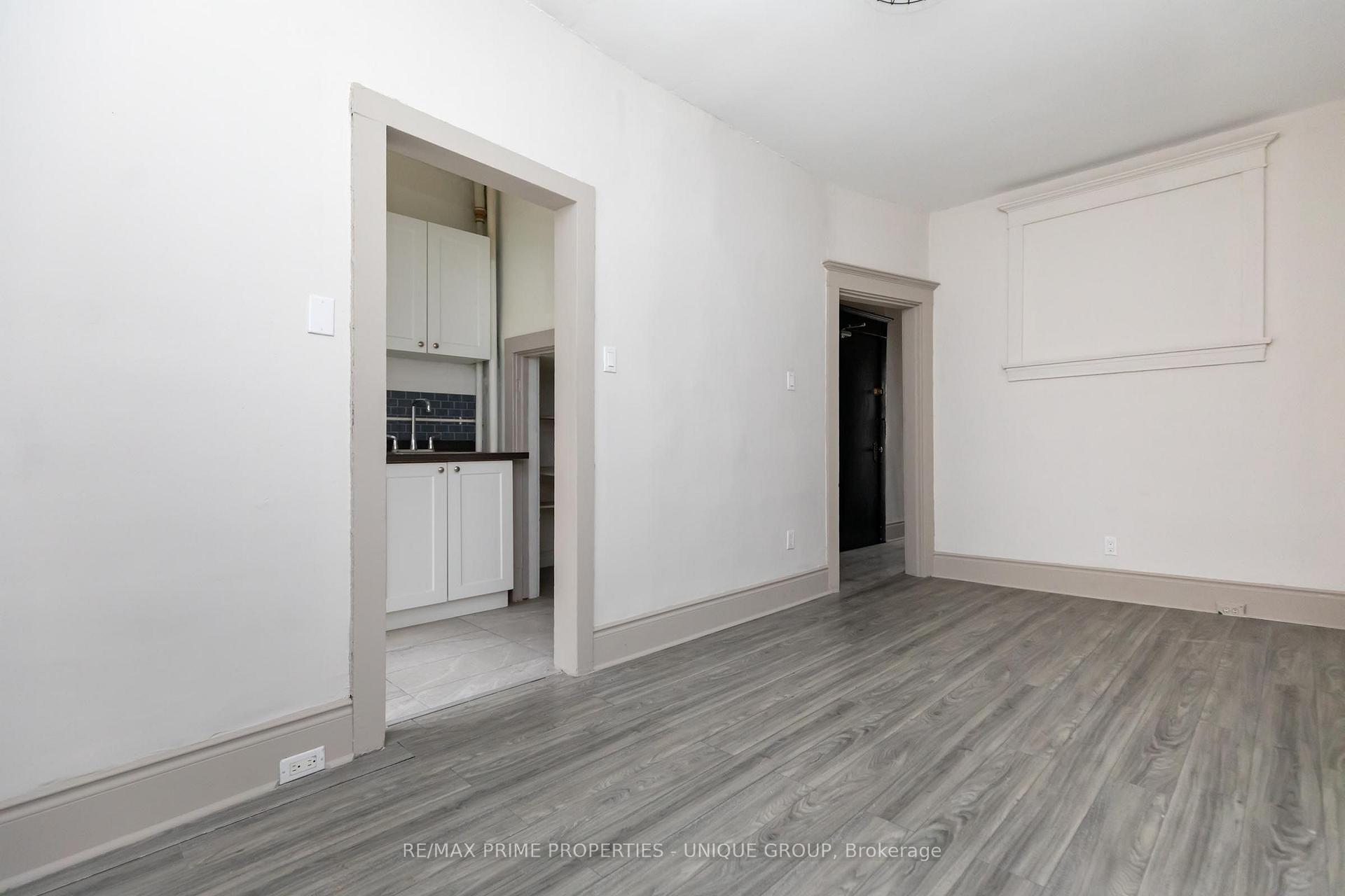 Photo 8 of Unit 2, 688 Bloor Street W, Toronto, The Annex — HOMEH