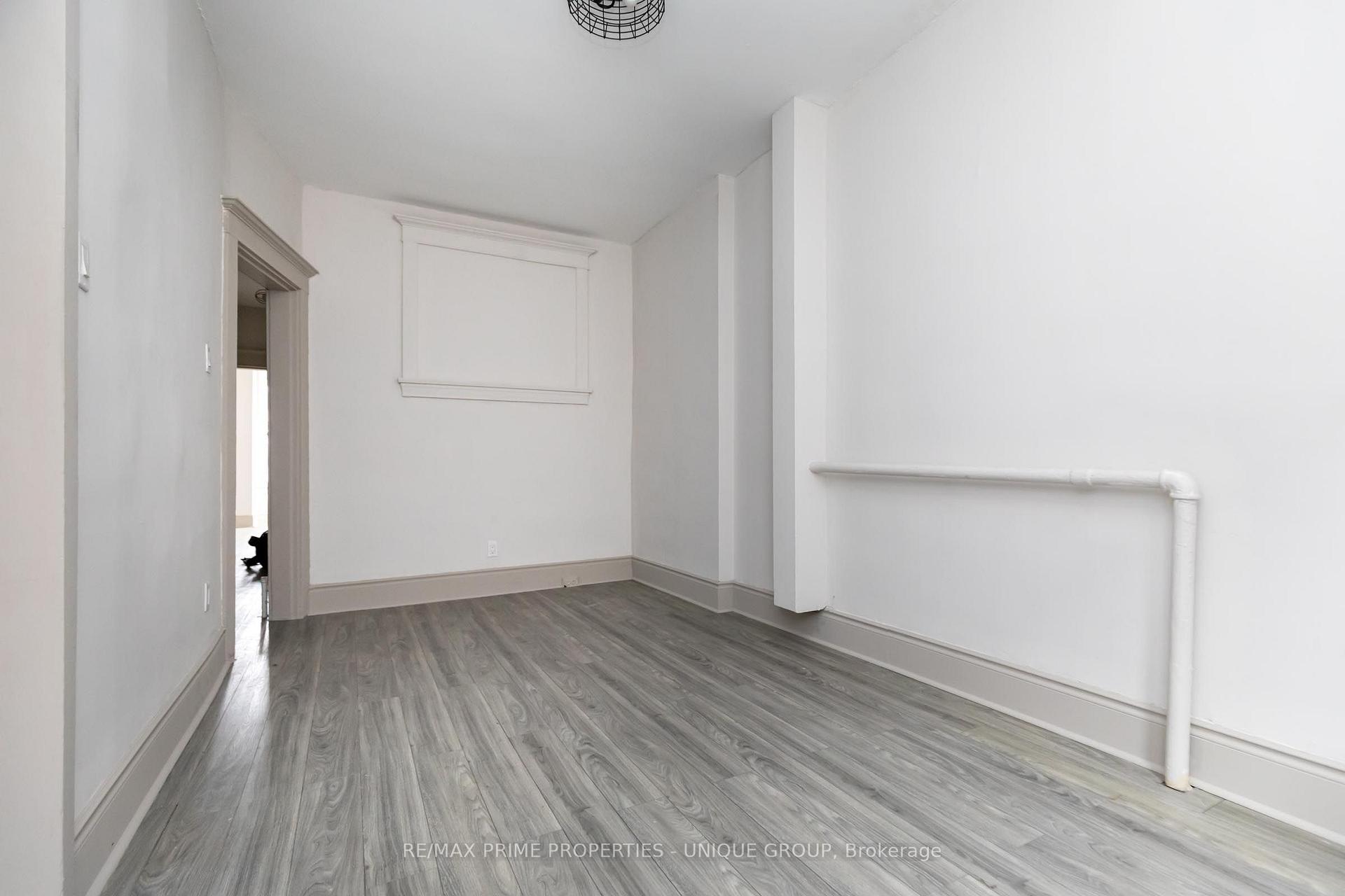 Photo 9 of Unit 2, 688 Bloor Street W, Toronto, The Annex — HOMEH