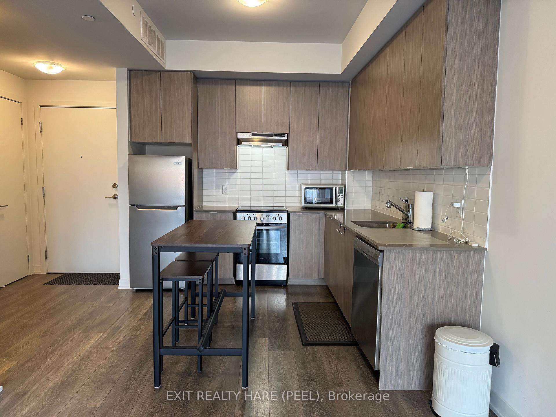 Photo 2 of Unit 115, 62 Sky Harbour Drive, Brampton, Bram West — HOMEH