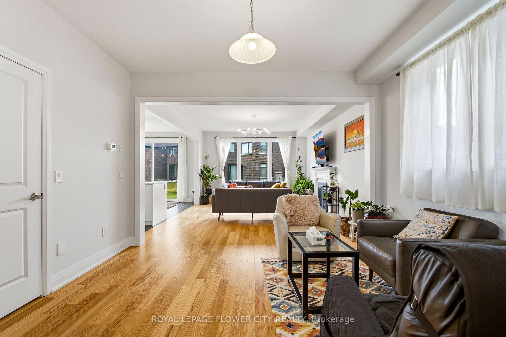 Photo 10 of 847 Queenston Boulevard, Woodstock, Woodstock - North — HOMEH
