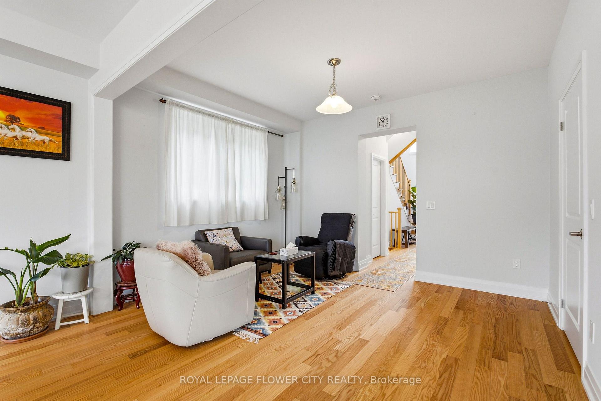 Photo 11 of 847 Queenston Boulevard, Woodstock, Woodstock - North — HOMEH
