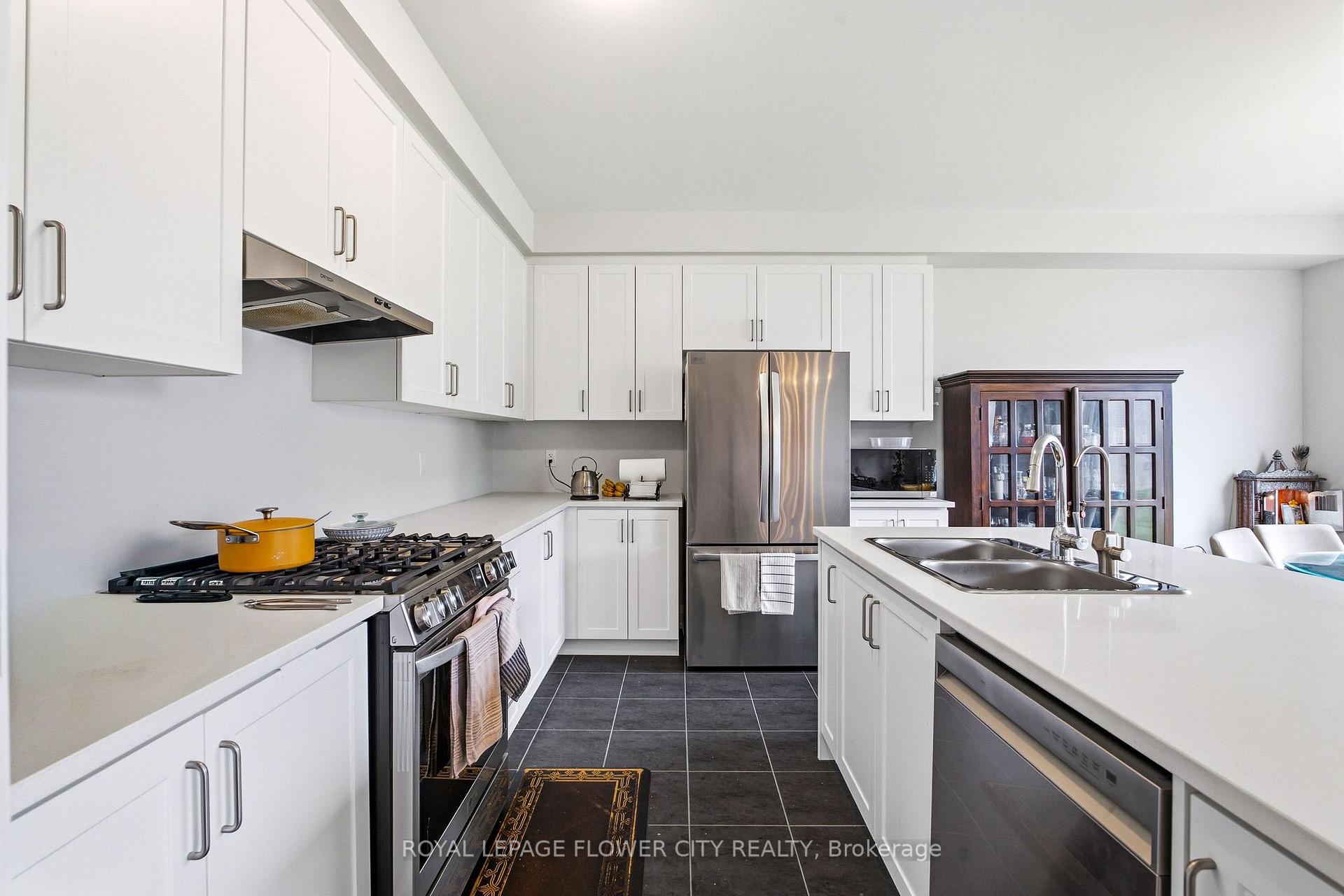 Photo 16 of 847 Queenston Boulevard, Woodstock, Woodstock - North — HOMEH