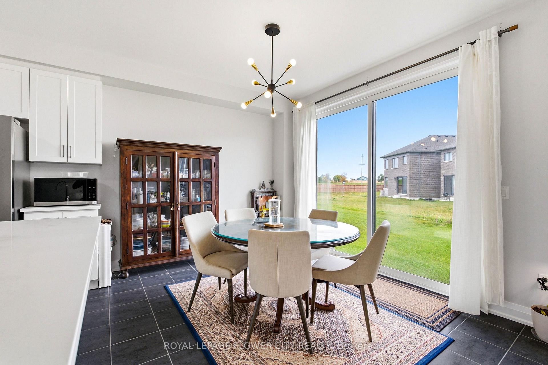 Photo 18 of 847 Queenston Boulevard, Woodstock, Woodstock - North — HOMEH