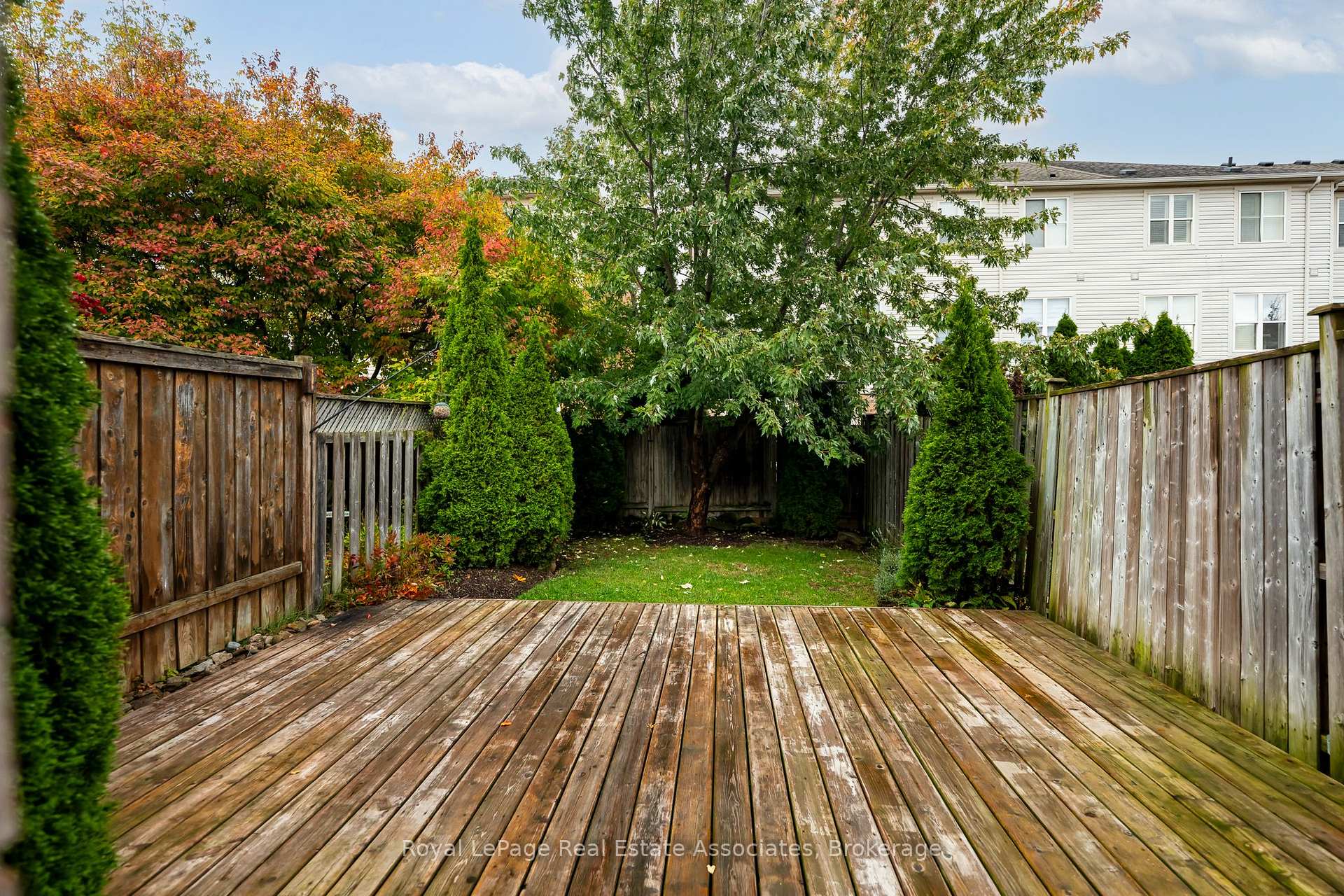 Photo 4 of 47 Bradley Drive, Halton Hills, Georgetown — HOMEH