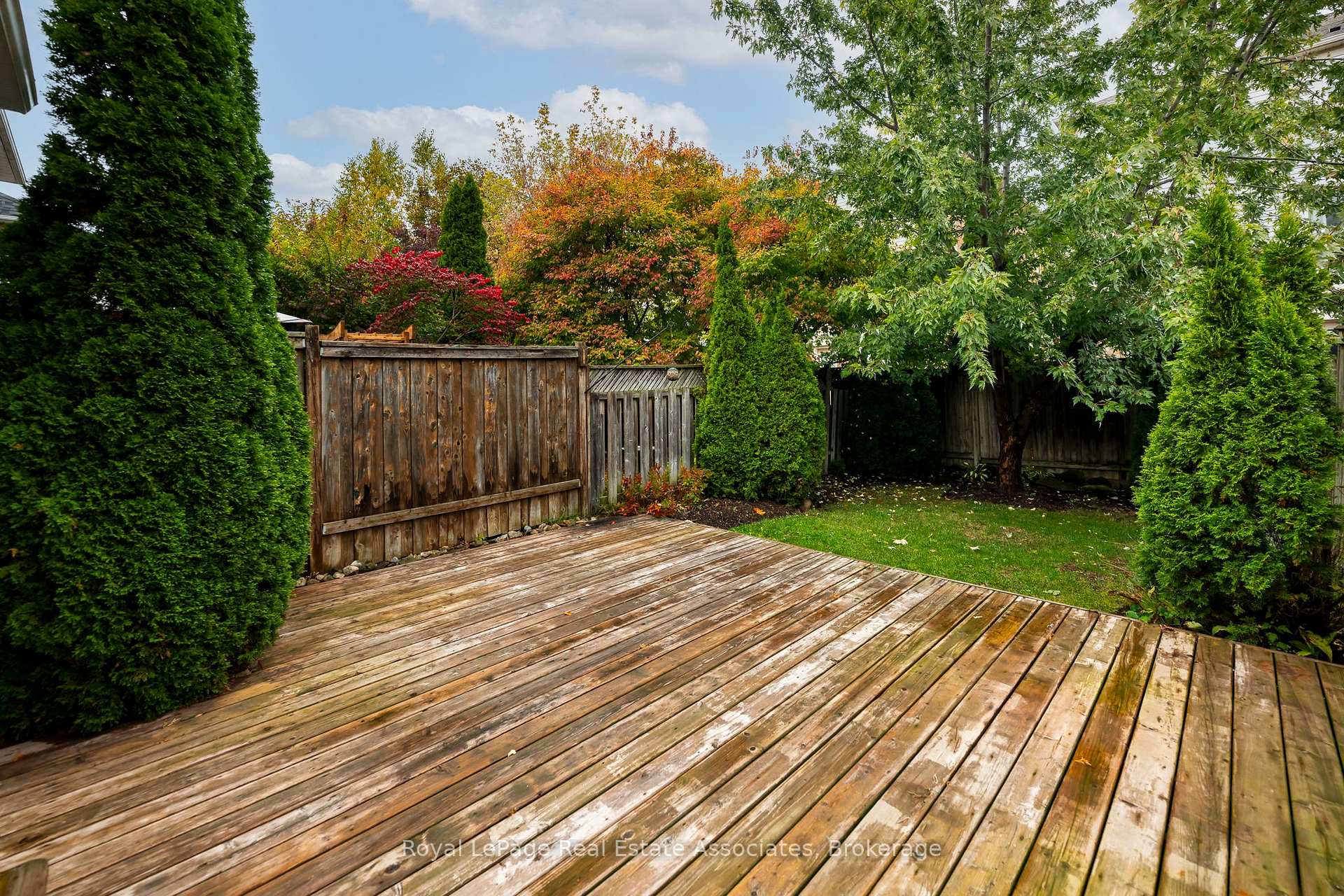 Photo 5 of 47 Bradley Drive, Halton Hills, Georgetown — HOMEH