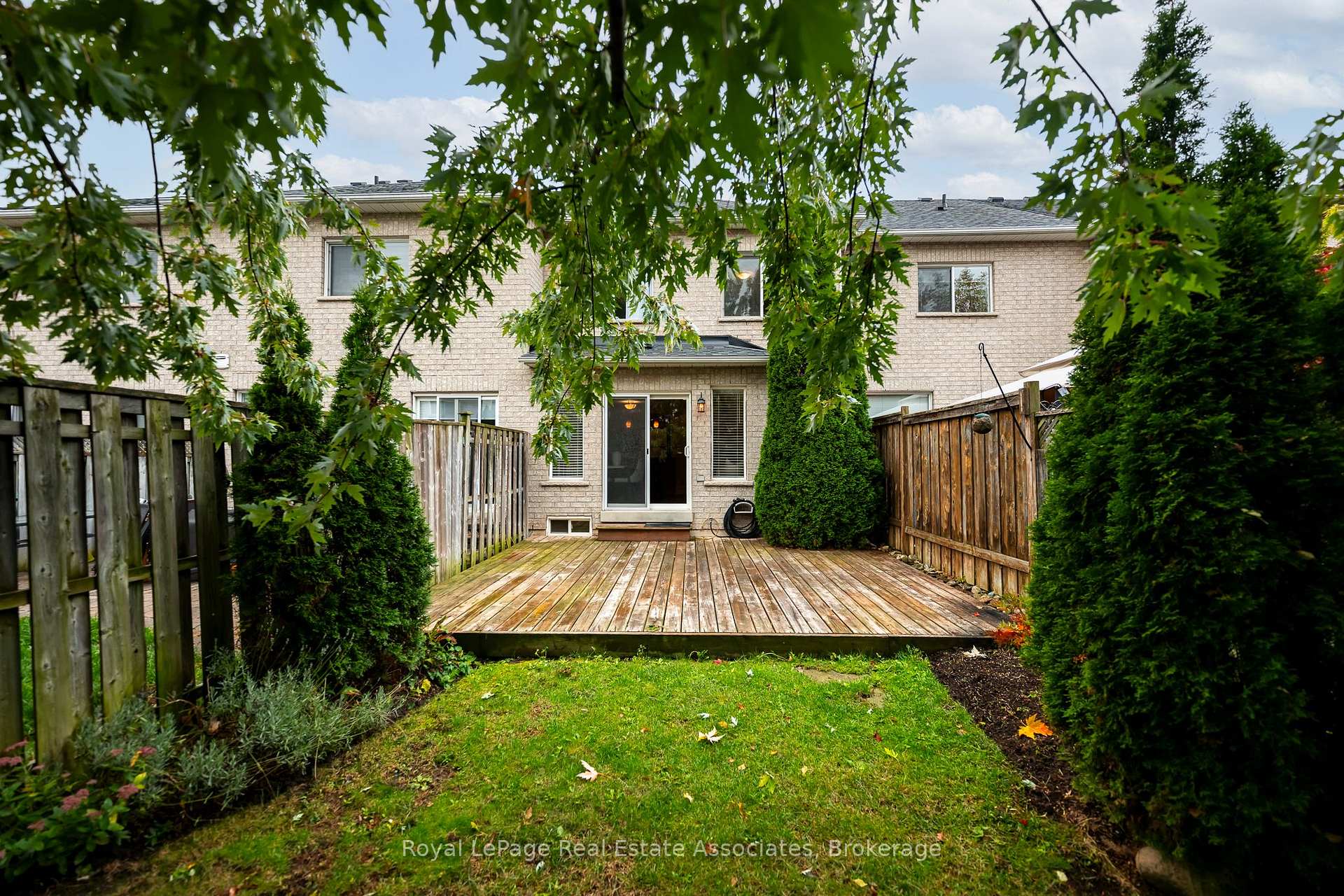 Photo 6 of 47 Bradley Drive, Halton Hills, Georgetown — HOMEH