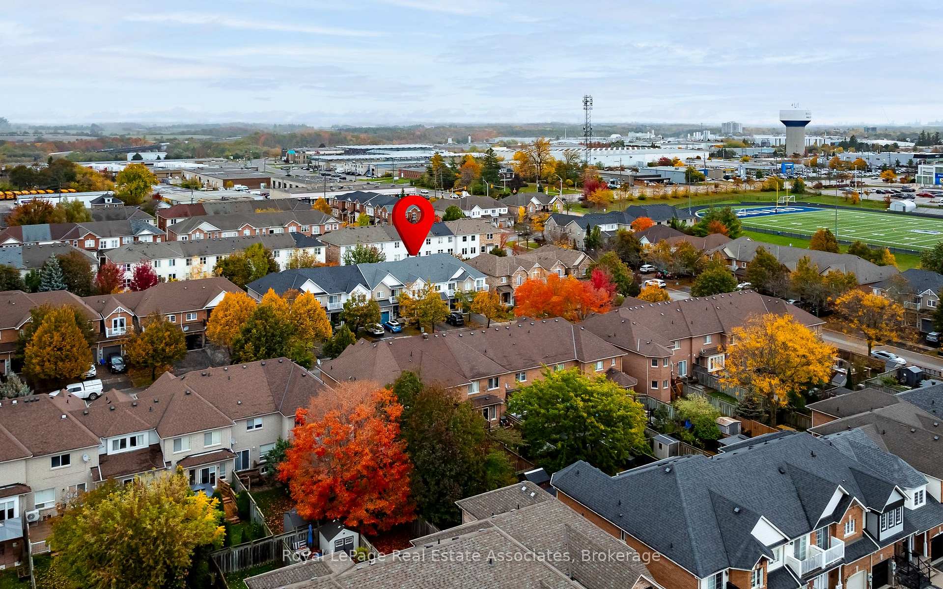 Photo 8 of 47 Bradley Drive, Halton Hills, Georgetown — HOMEH