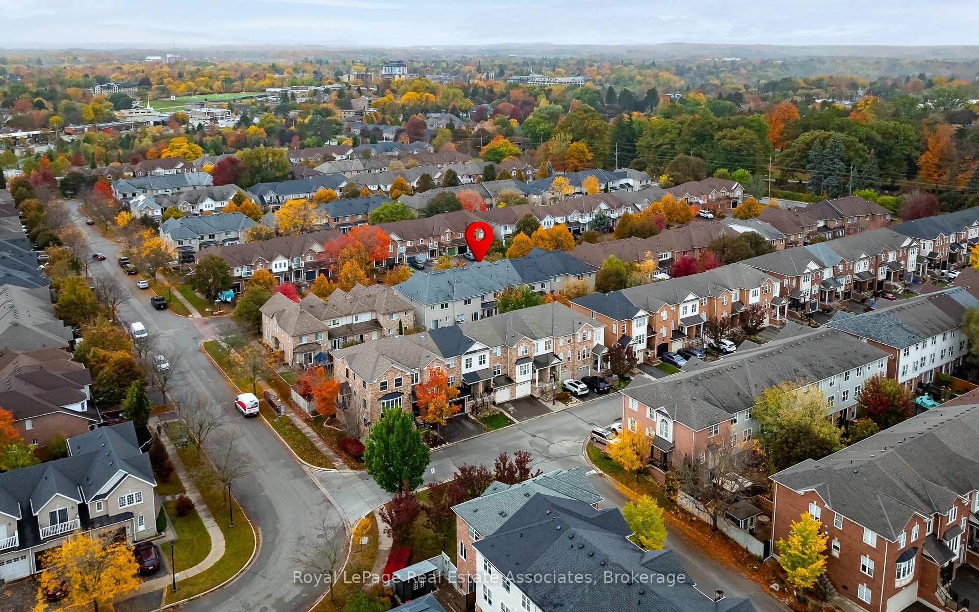 Photo 10 of 47 Bradley Drive, Halton Hills, Georgetown — HOMEH