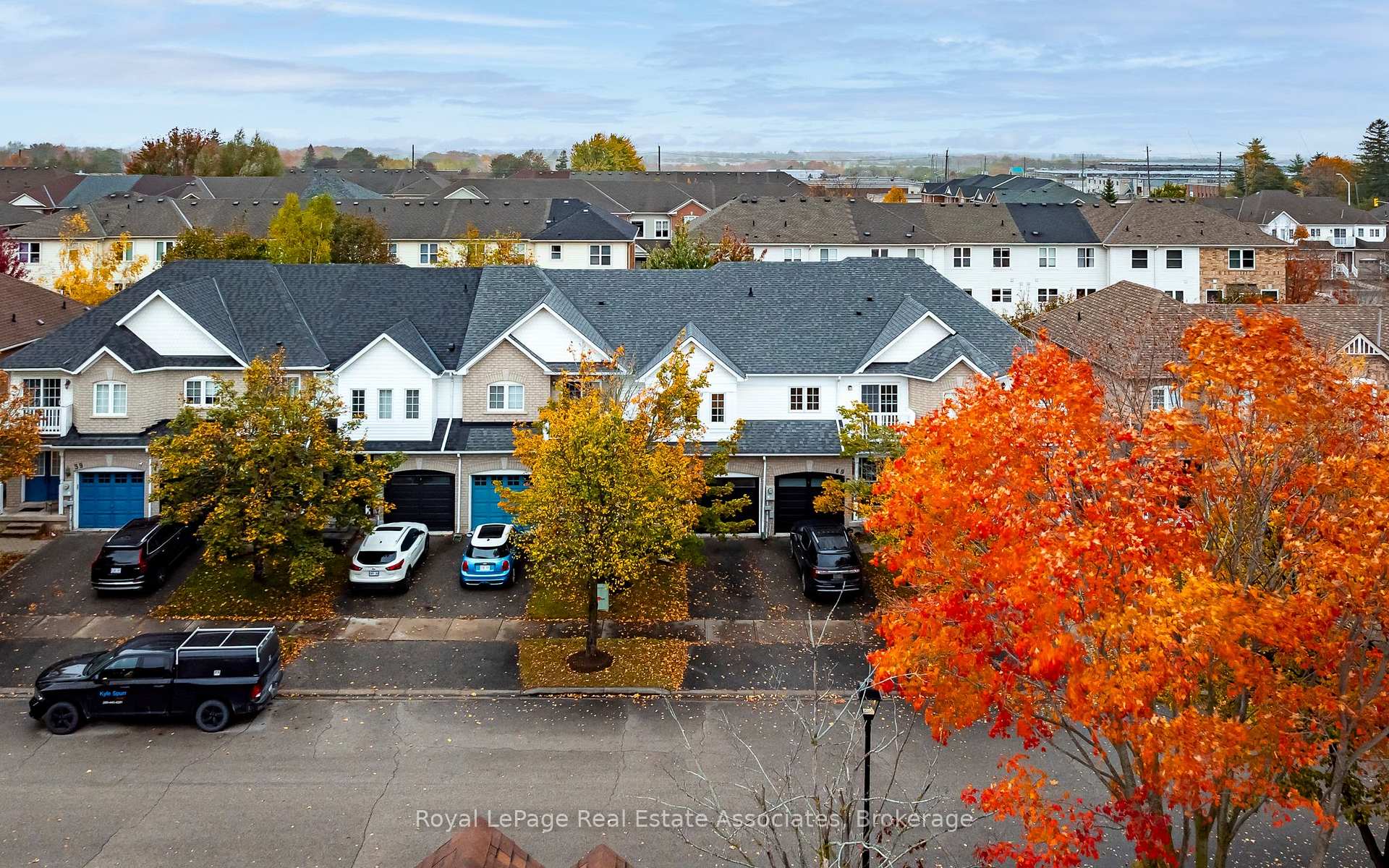 Photo 12 of 47 Bradley Drive, Halton Hills, Georgetown — HOMEH