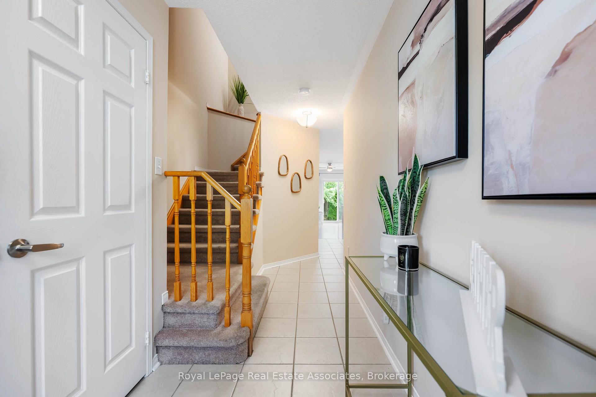 Photo 15 of 47 Bradley Drive, Halton Hills, Georgetown — HOMEH