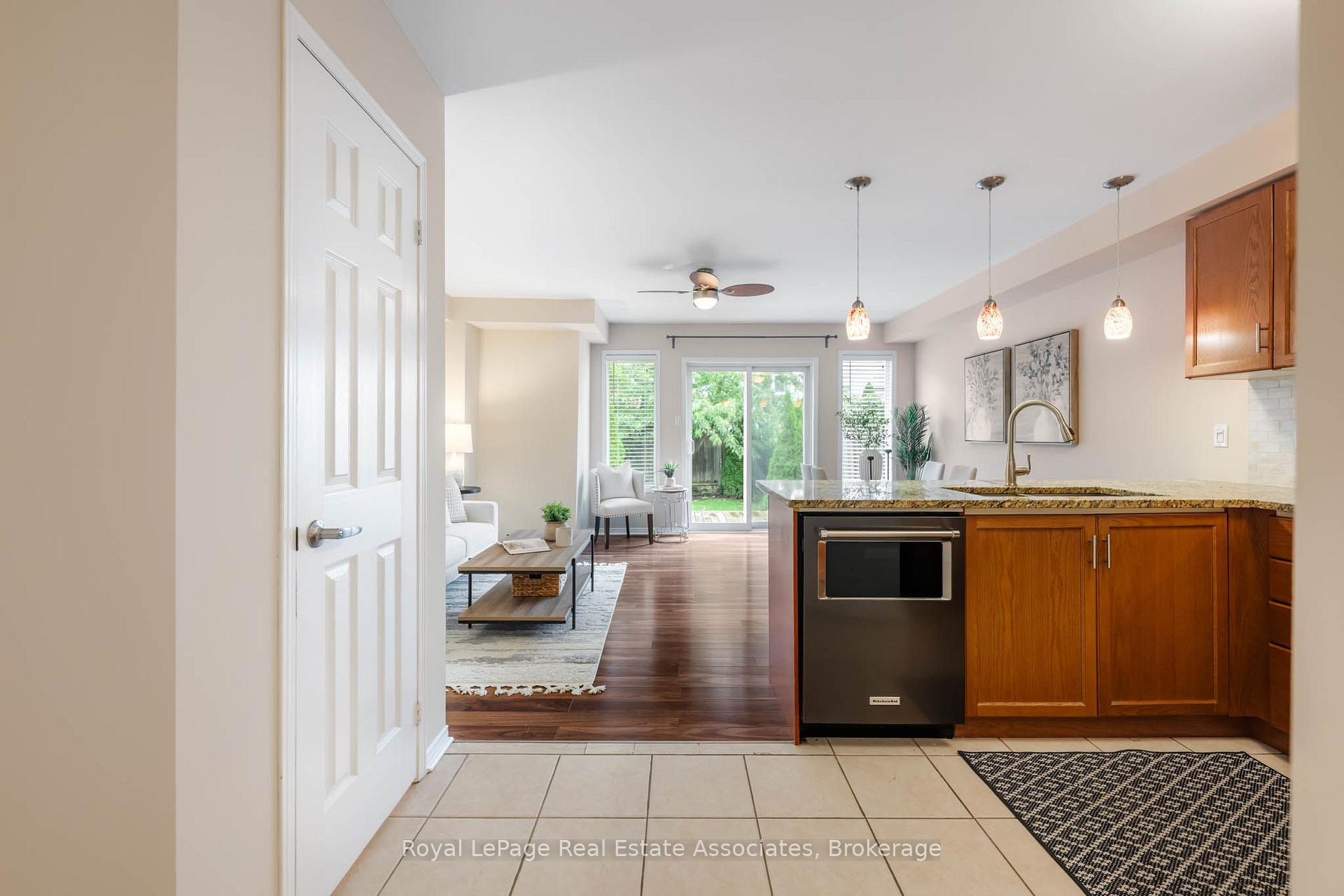 Photo 16 of 47 Bradley Drive, Halton Hills, Georgetown — HOMEH