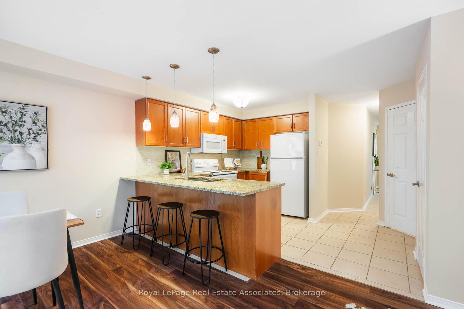 Photo 20 of 47 Bradley Drive, Halton Hills, Georgetown — HOMEH