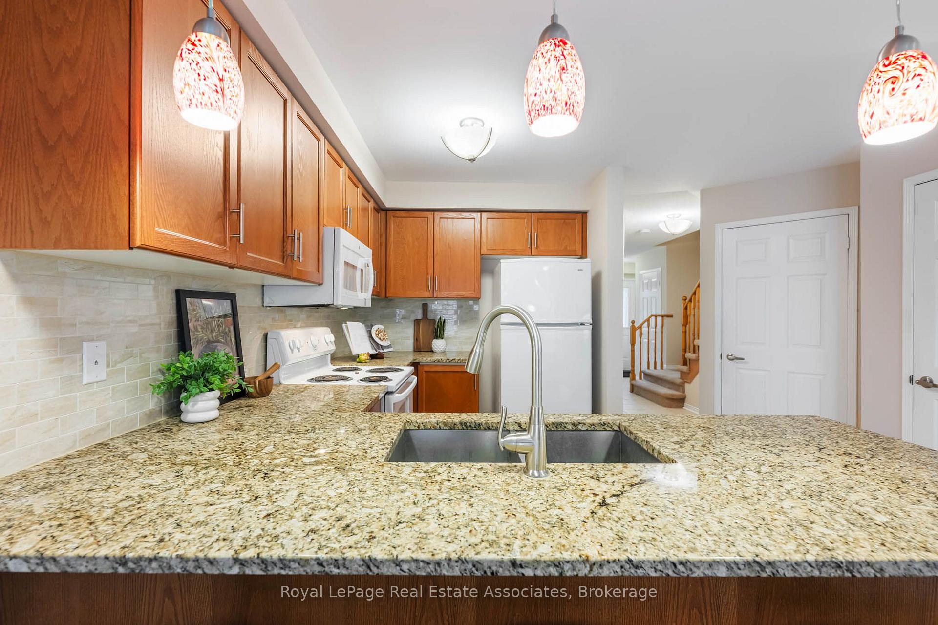 Photo 21 of 47 Bradley Drive, Halton Hills, Georgetown — HOMEH