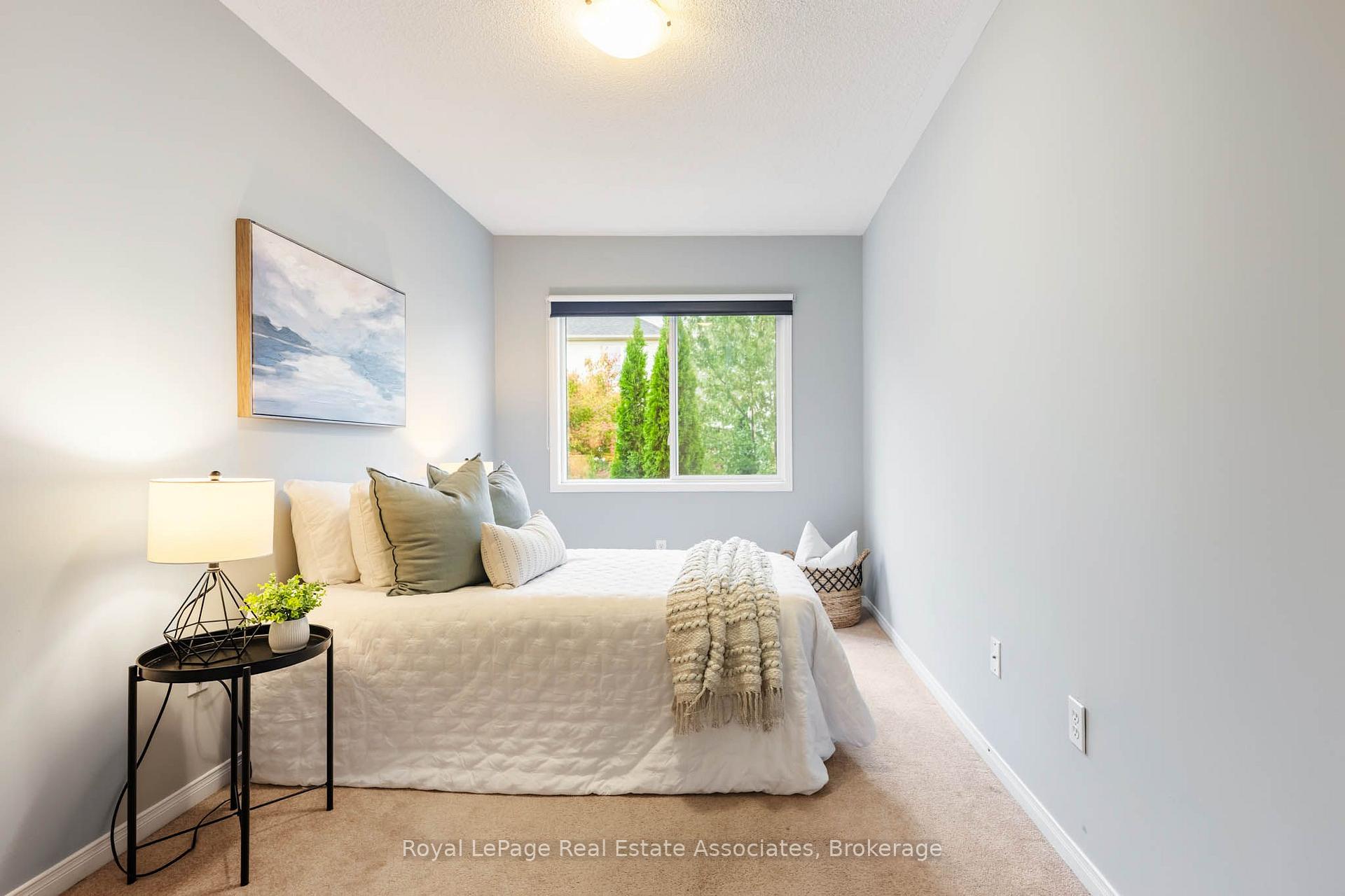 Photo 32 of 47 Bradley Drive, Halton Hills, Georgetown — HOMEH
