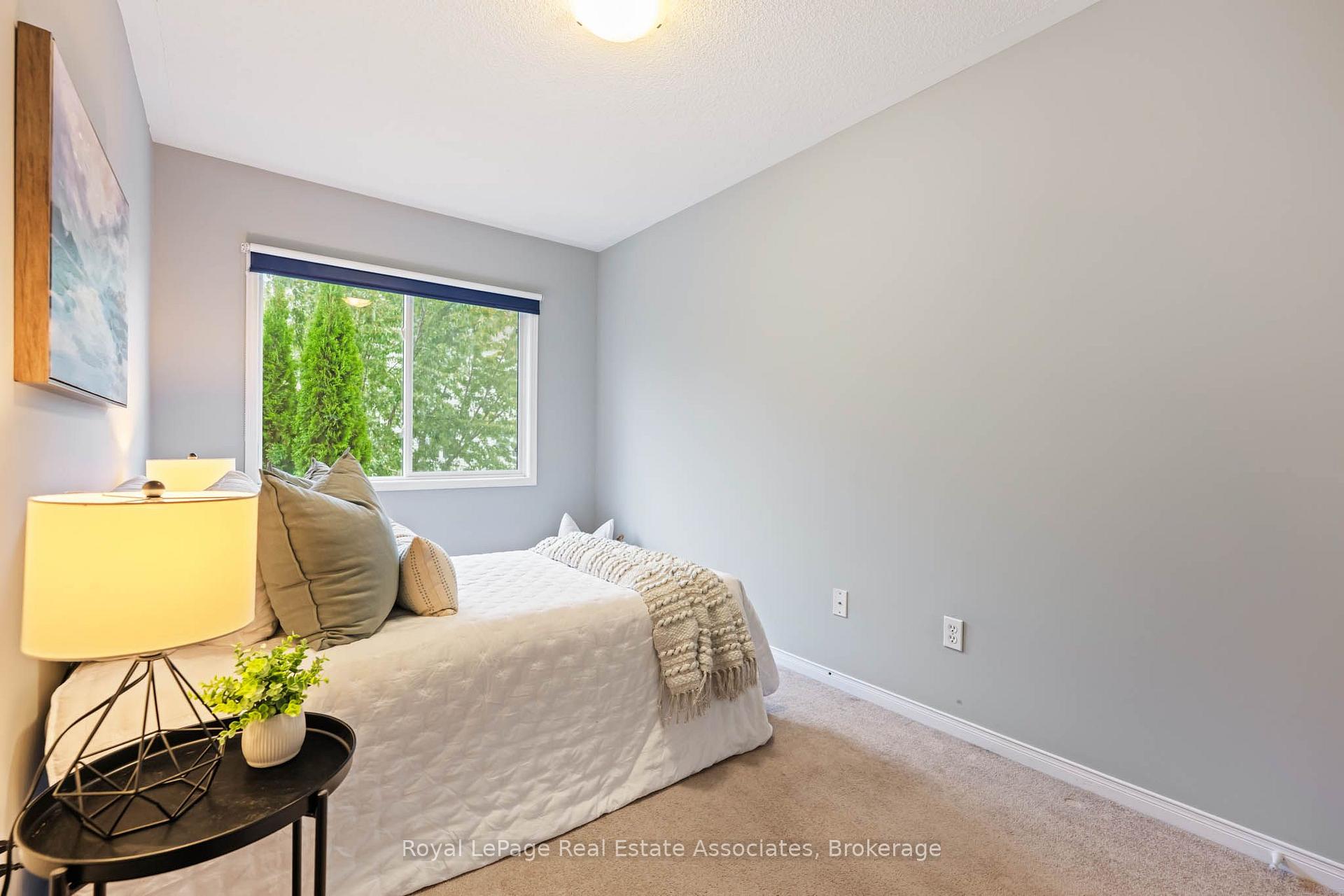Photo 33 of 47 Bradley Drive, Halton Hills, Georgetown — HOMEH