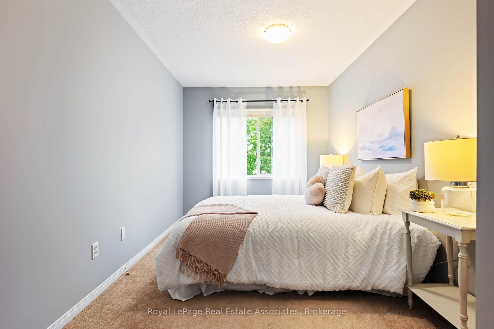 Photo 34 of 47 Bradley Drive, Halton Hills, Georgetown — HOMEH