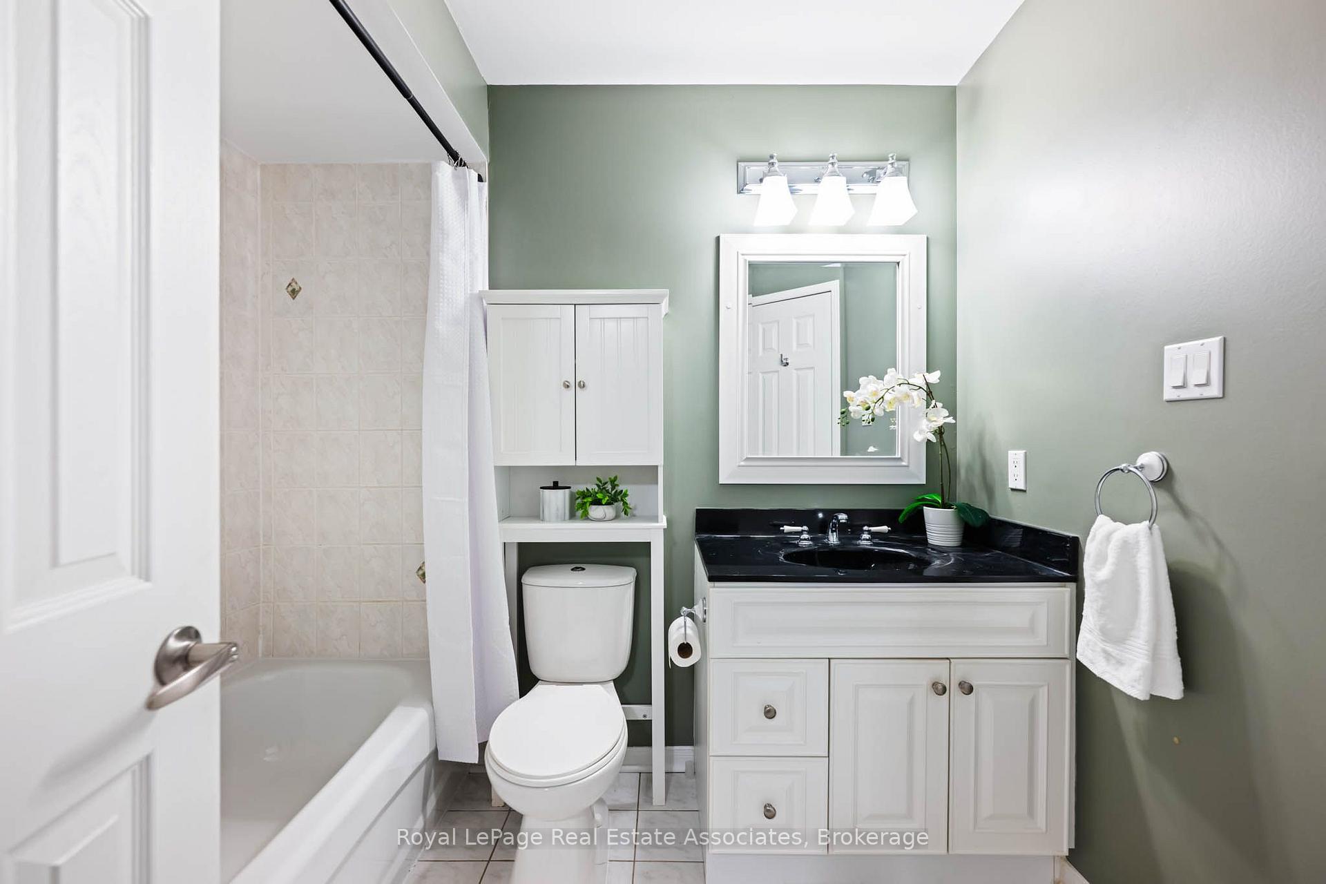 Photo 36 of 47 Bradley Drive, Halton Hills, Georgetown — HOMEH