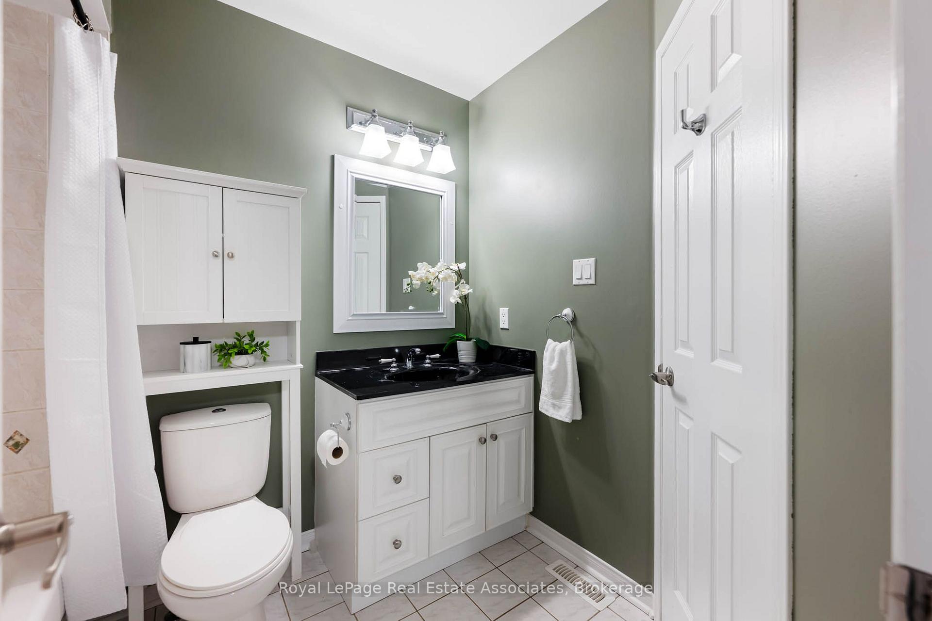 Photo 37 of 47 Bradley Drive, Halton Hills, Georgetown — HOMEH