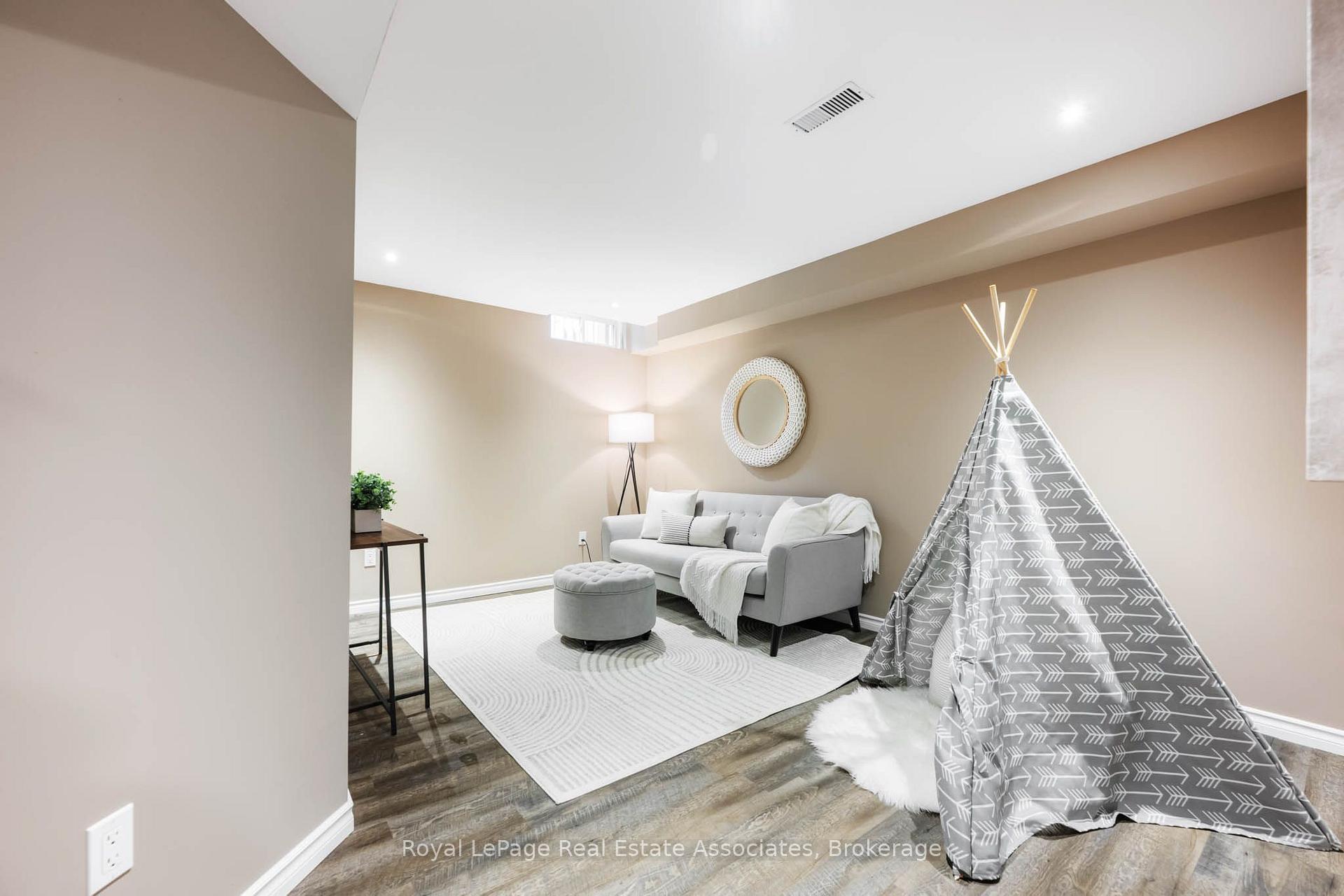 Photo 48 of 47 Bradley Drive, Halton Hills, Georgetown — HOMEH