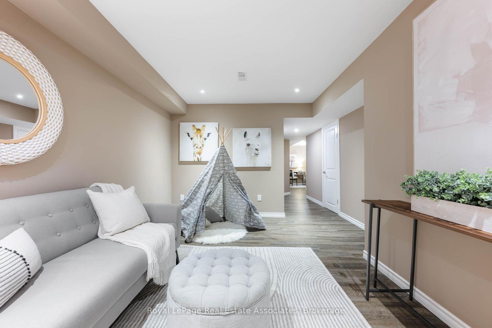 Photo 50 of 47 Bradley Drive, Halton Hills, Georgetown — HOMEH