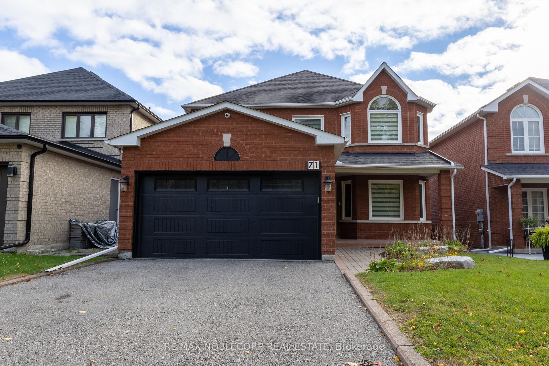 Photo 12 of 71 Castlepoint Drive, Vaughan, Elder Mills — HOMEH
