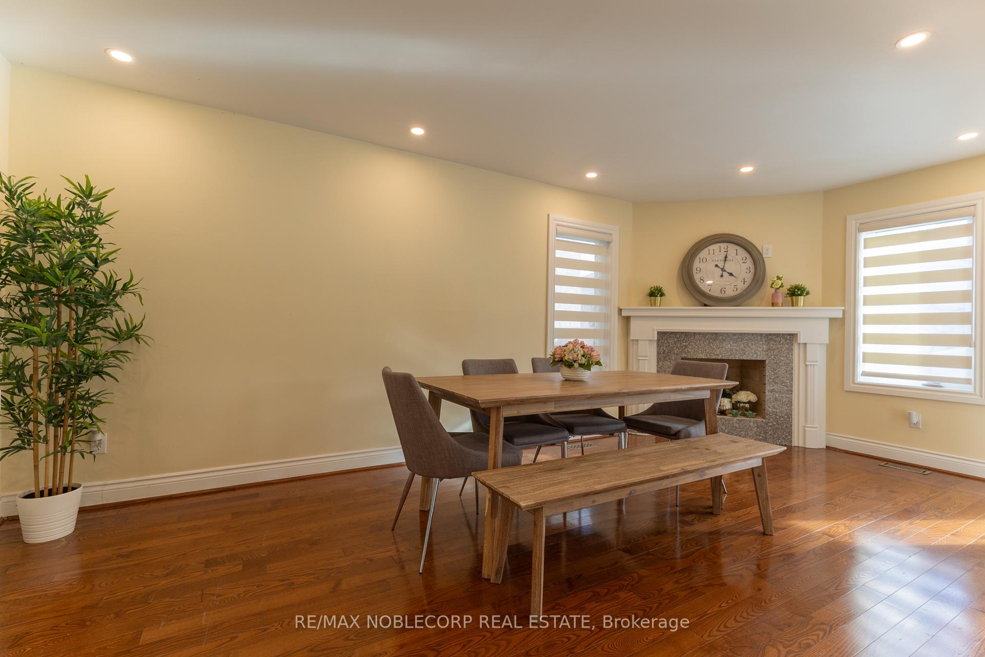 Photo 16 of 71 Castlepoint Drive, Vaughan, Elder Mills — HOMEH