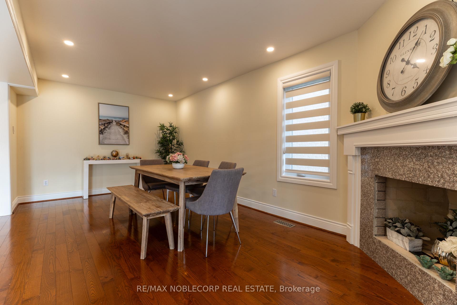 Photo 17 of 71 Castlepoint Drive, Vaughan, Elder Mills — HOMEH
