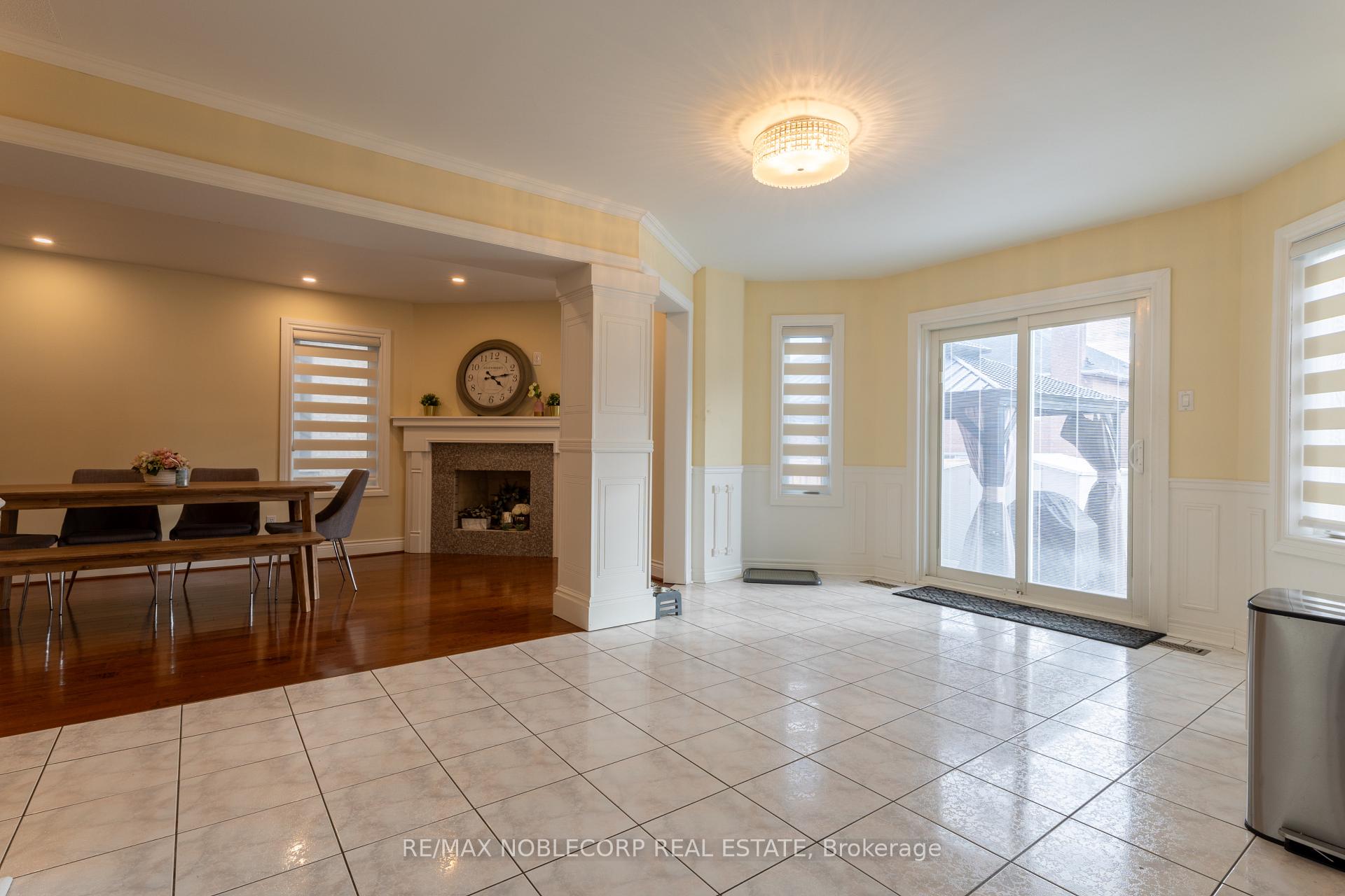 Photo 19 of 71 Castlepoint Drive, Vaughan, Elder Mills — HOMEH