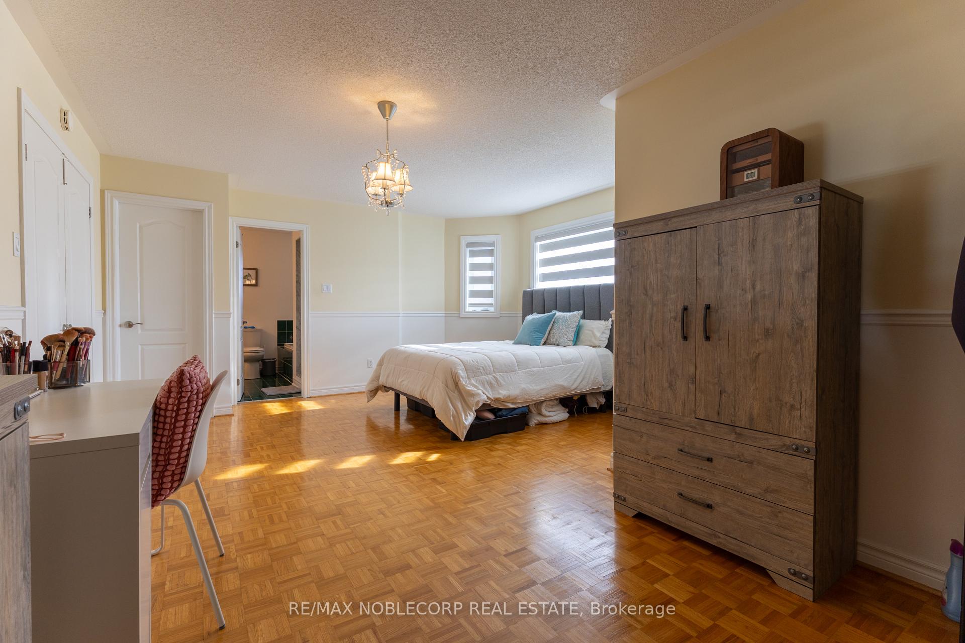 Photo 30 of 71 Castlepoint Drive, Vaughan, Elder Mills — HOMEH