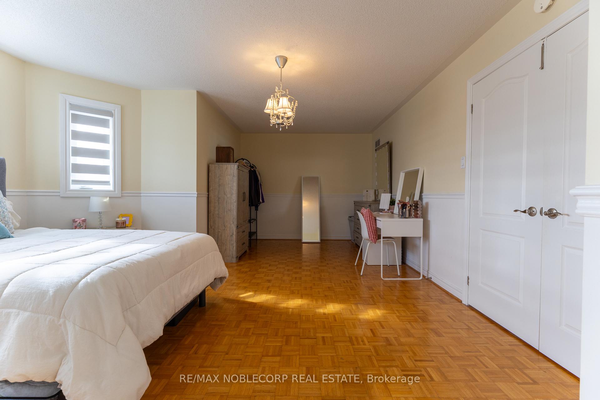 Photo 31 of 71 Castlepoint Drive, Vaughan, Elder Mills — HOMEH