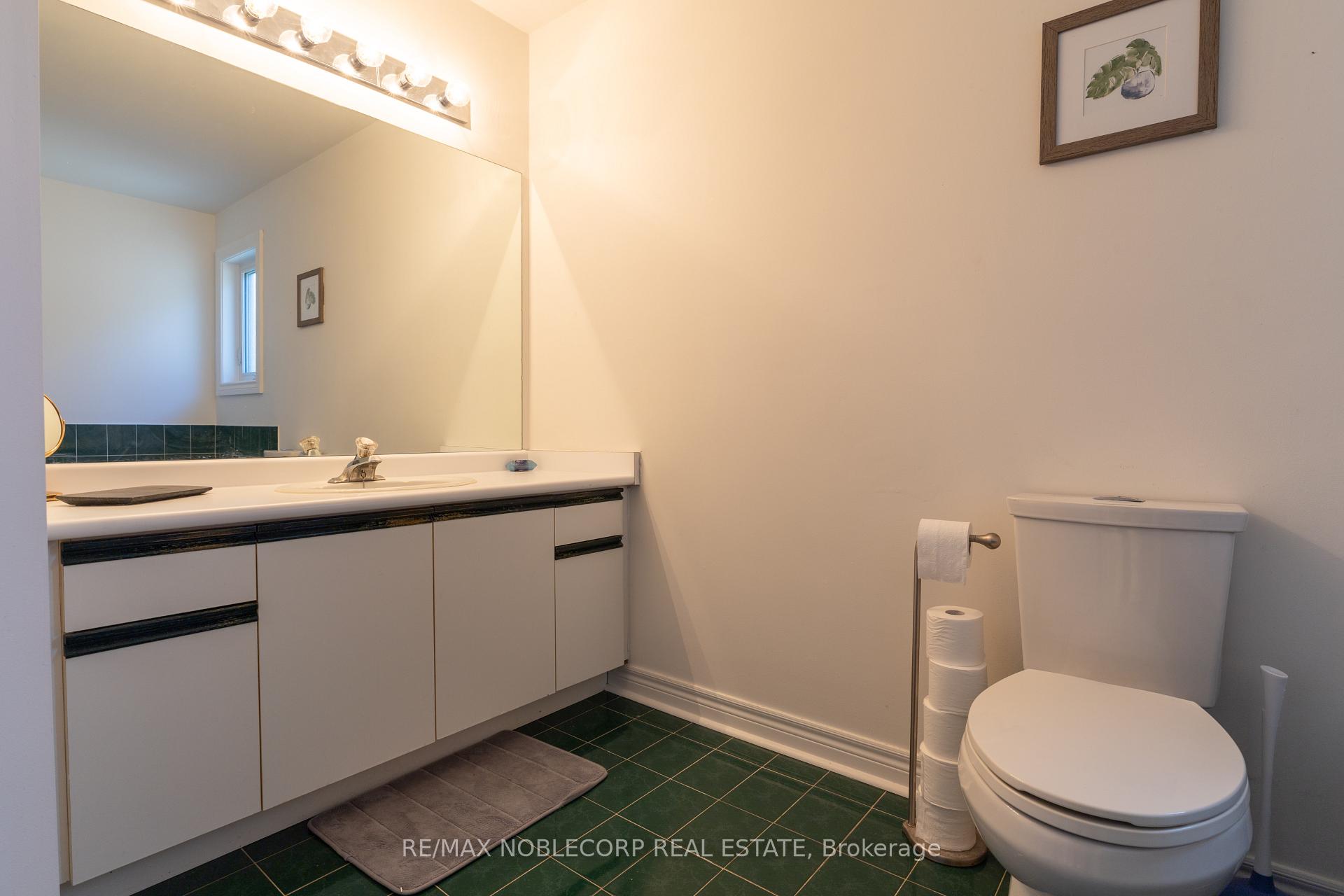 Photo 32 of 71 Castlepoint Drive, Vaughan, Elder Mills — HOMEH