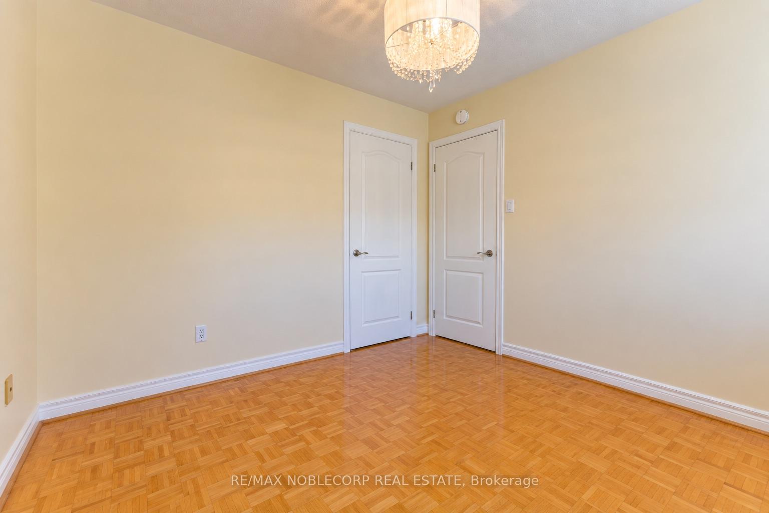 Photo 37 of 71 Castlepoint Drive, Vaughan, Elder Mills — HOMEH