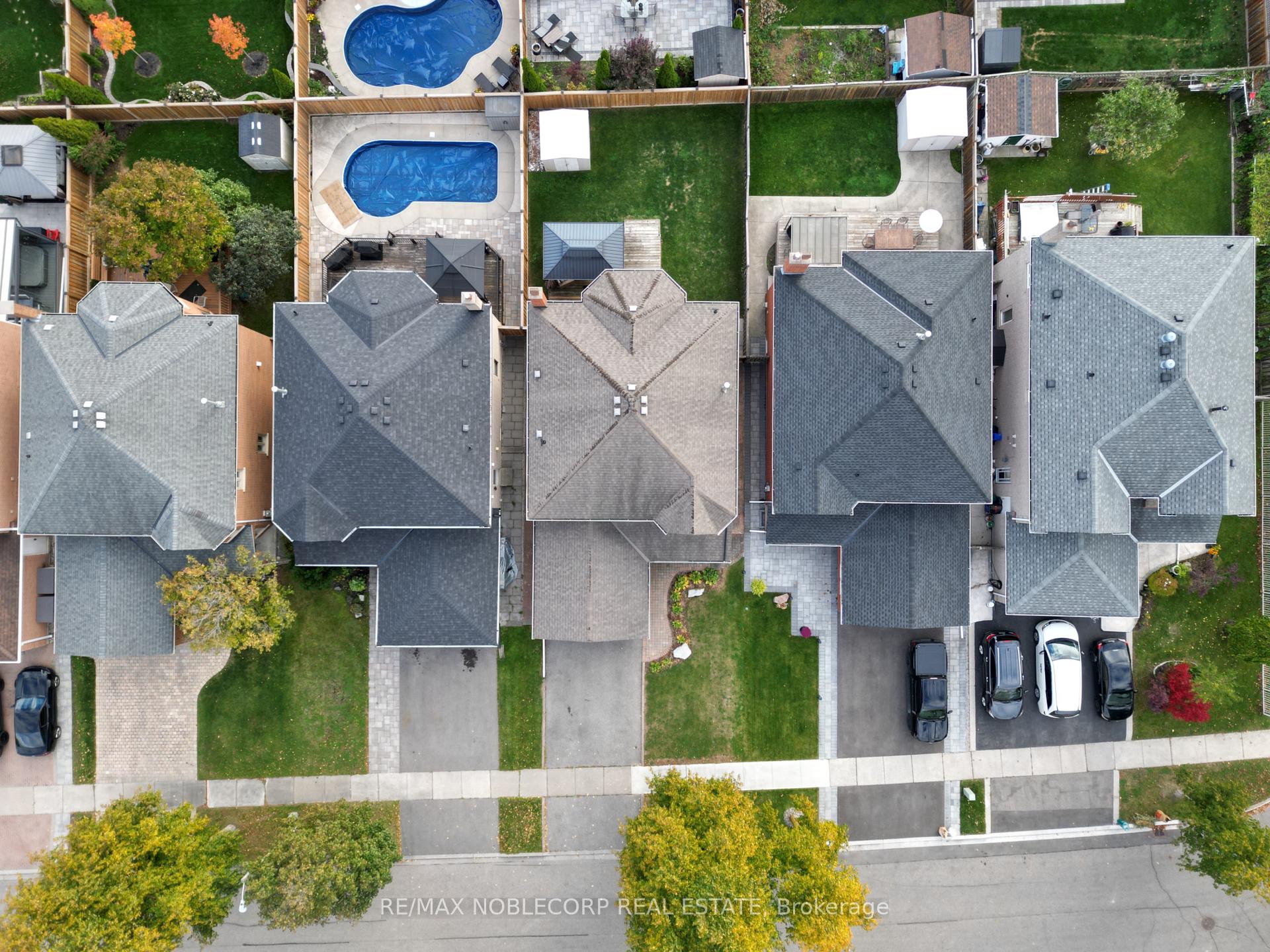 Photo 48 of 71 Castlepoint Drive, Vaughan, Elder Mills — HOMEH
