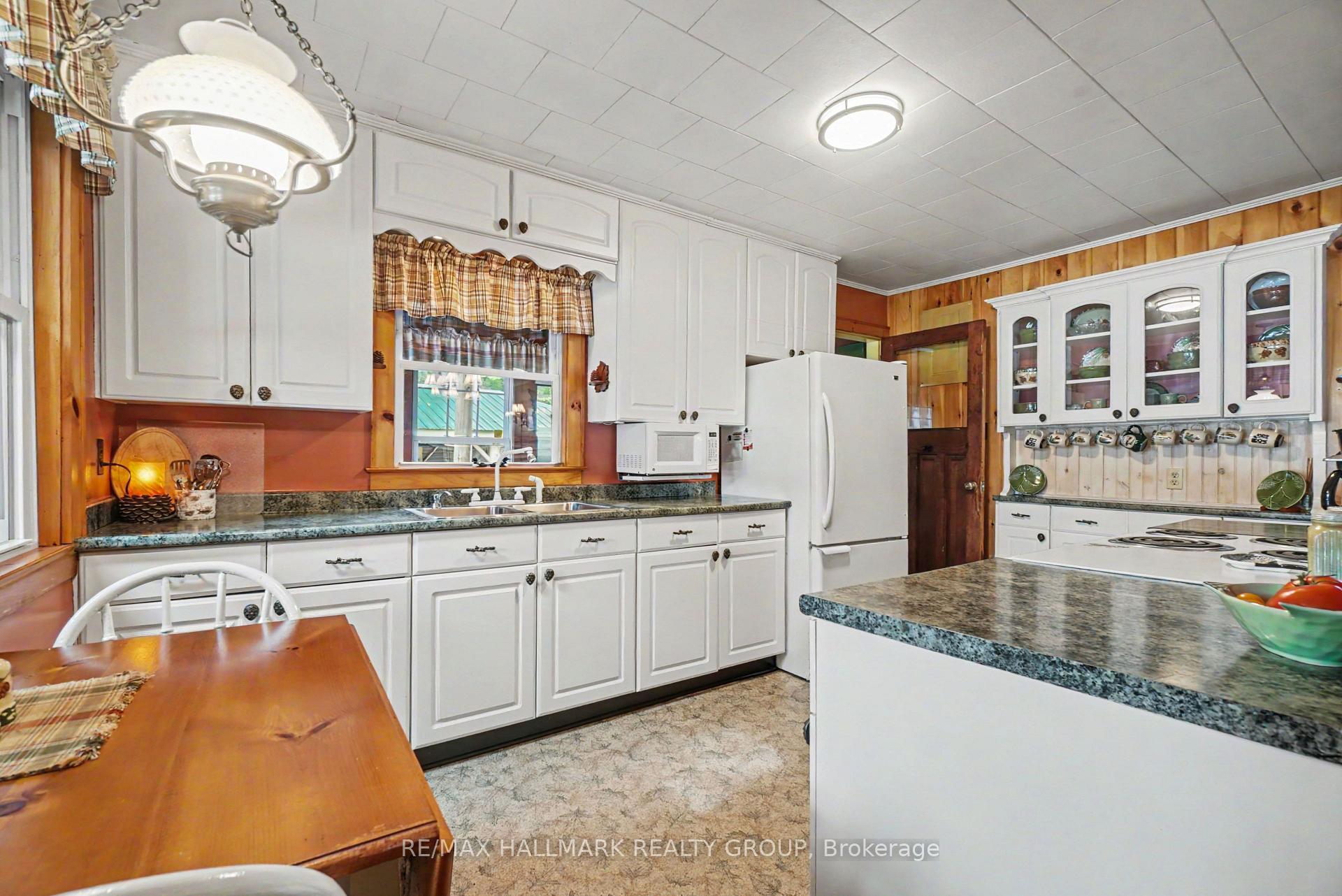 Photo 18 of 391 Long Lake Road, Tay Valley, Bathurst/Burgess & Sherbrooke (North Burgess) Twp — HOMEH