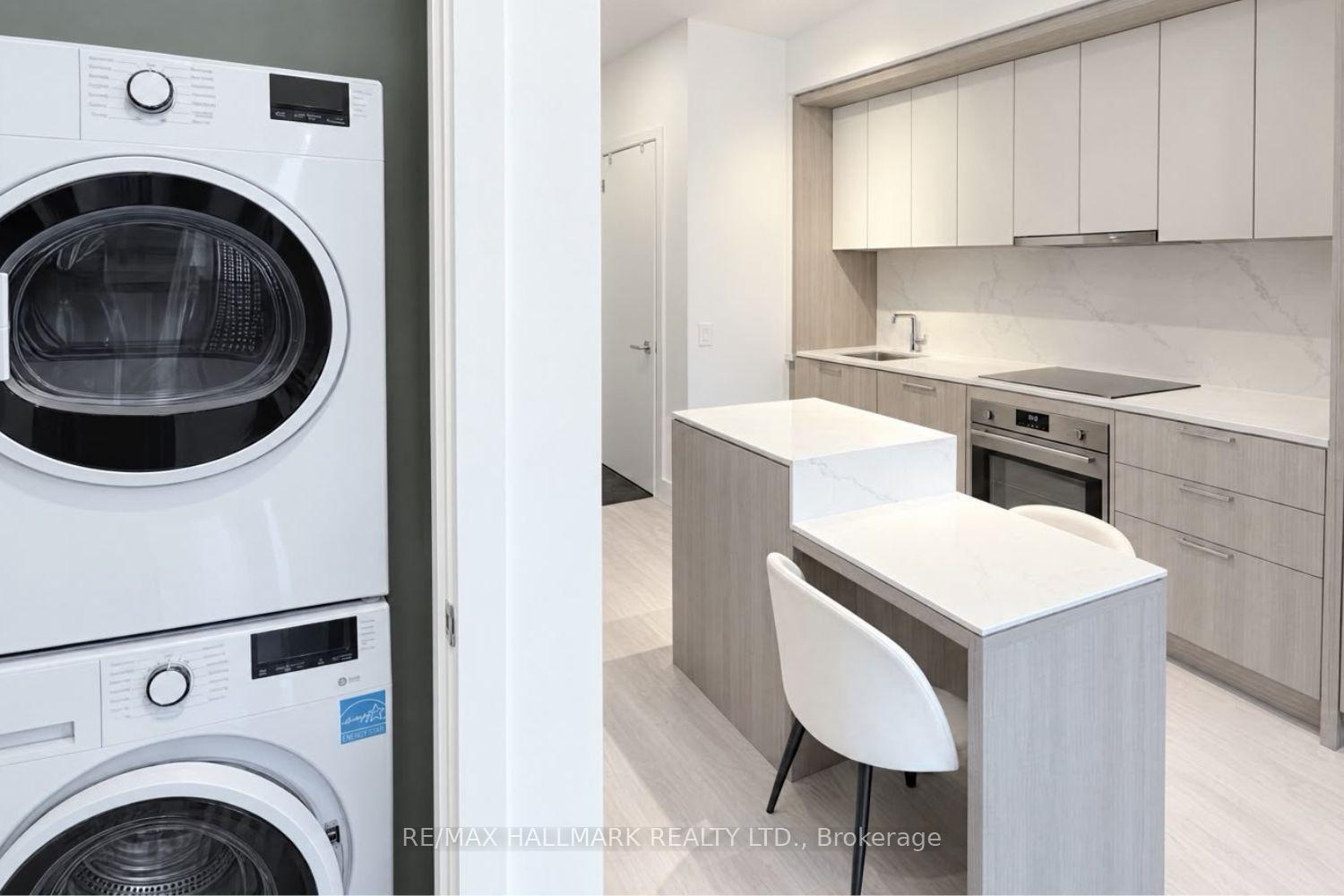 Photo 6 of Unit 216, 6 Greenbriar Road, North York, Bayview Village — HOMEH