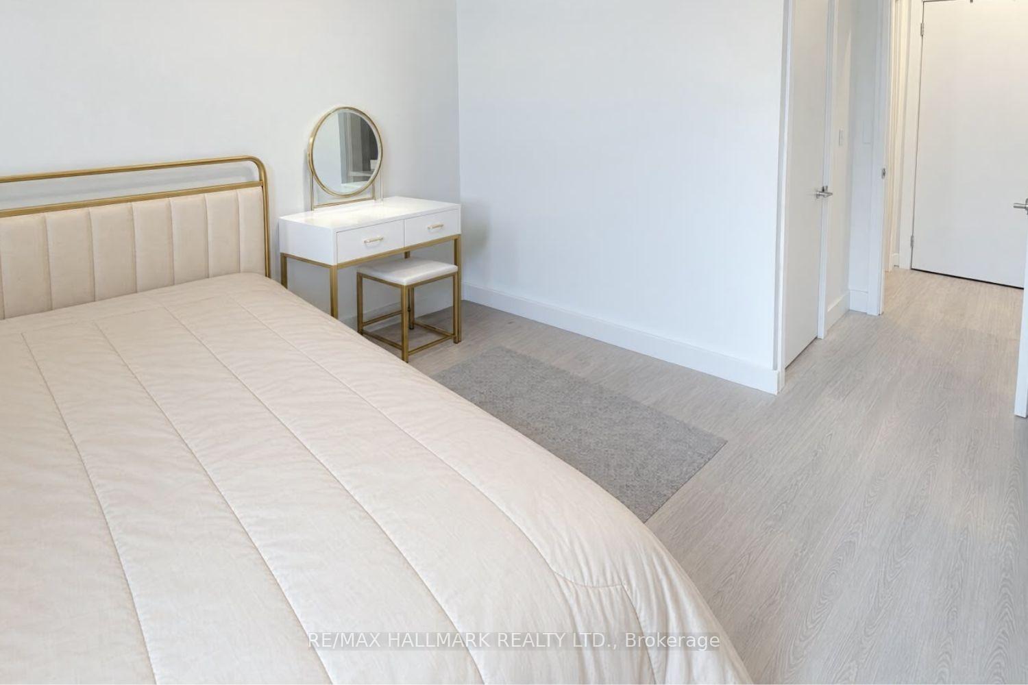 Photo 7 of Unit 216, 6 Greenbriar Road, North York, Bayview Village — HOMEH